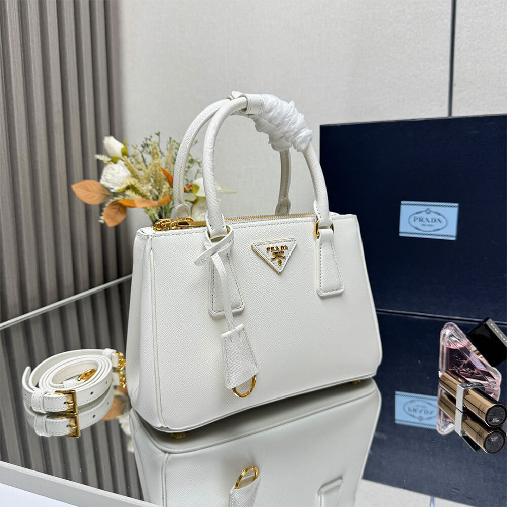 Prada Small Prada Galleria Saffiano leather bag(HIGH-END GRADE) - Top Club