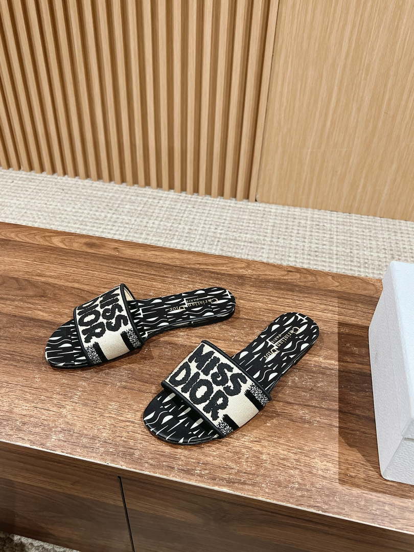 Dior KCO109EZO Dway Slide Embroidered Cotton Miss Dior Allover Motif Shoes D82988 - Sneaker Replica Workshop