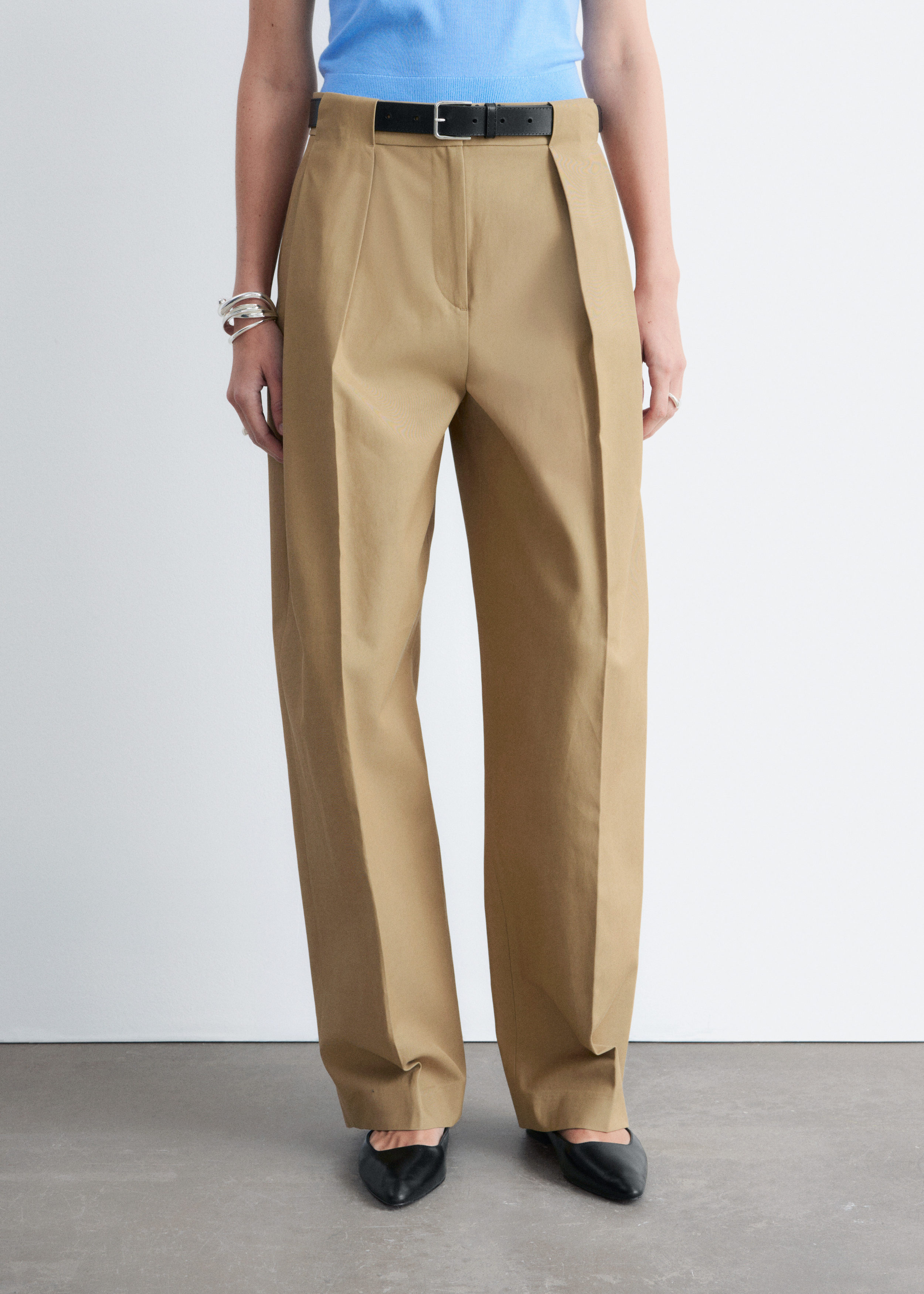 & Other Stories PLEATED BARREL-LEG TROUSERS