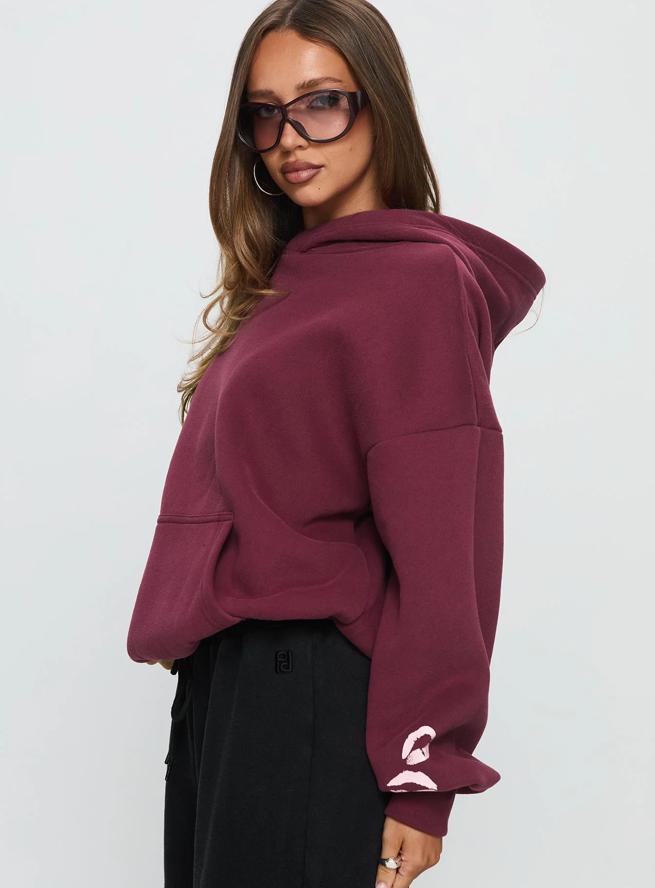 Kisses Graphic Hoodie Wine