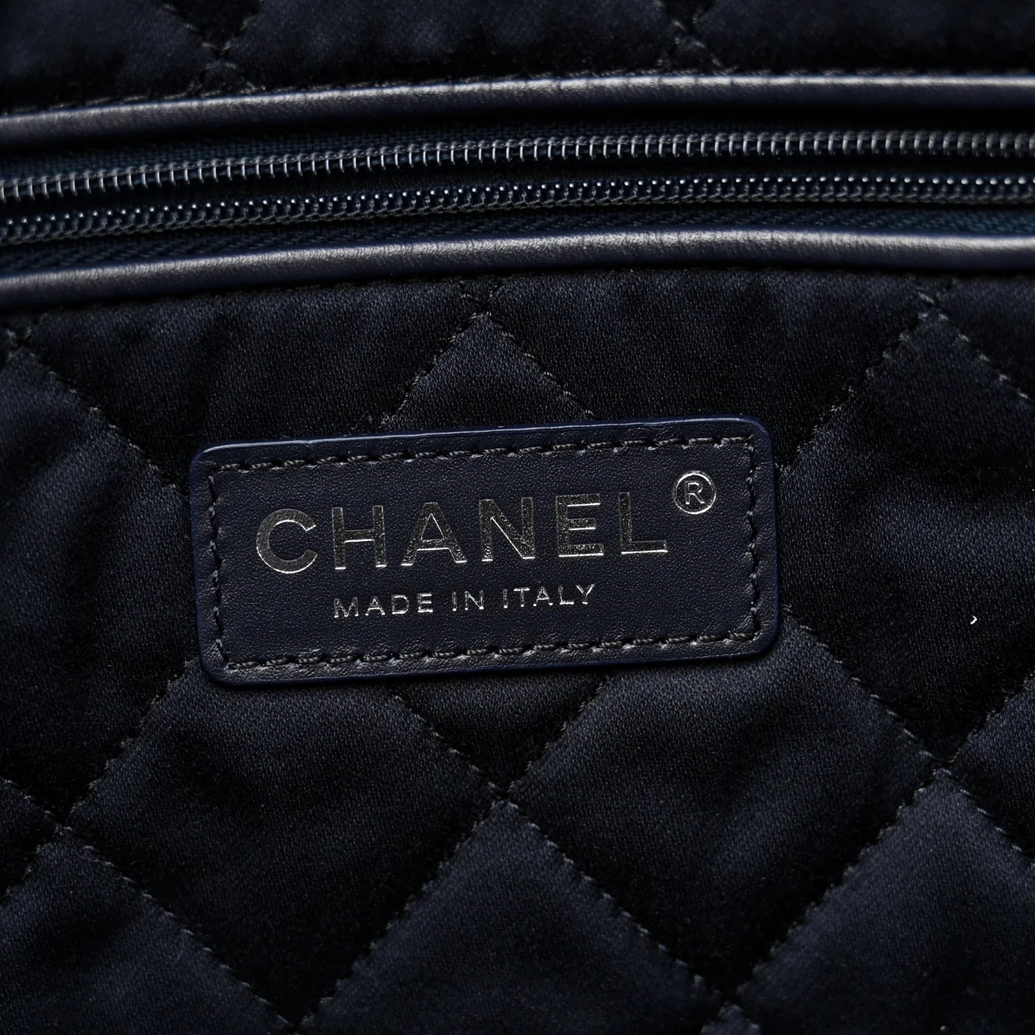 Shiny Calfskin Quilted Small Chanel 22 Navy - Top Club