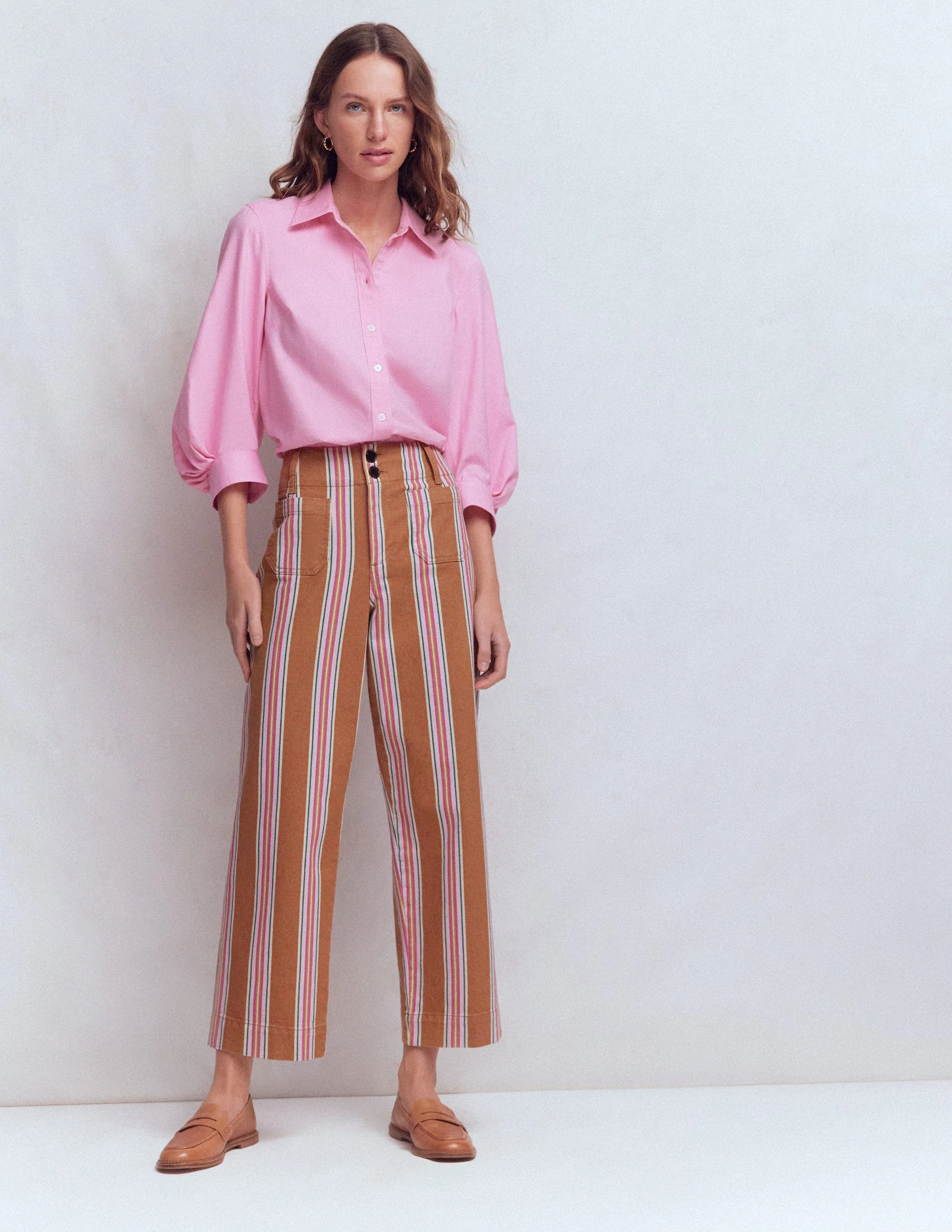 Primel Jeans mit aufgesetzter Tasche-Cognac, Rosa Streifen