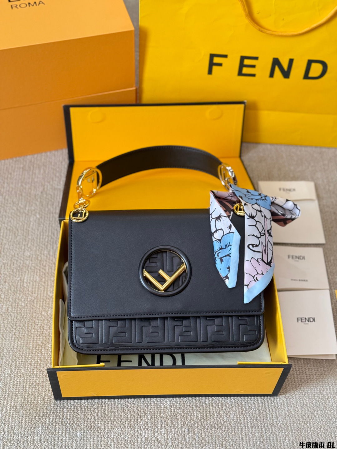 Fen new arrival KANI bag size: 25*20 cm - Top Club