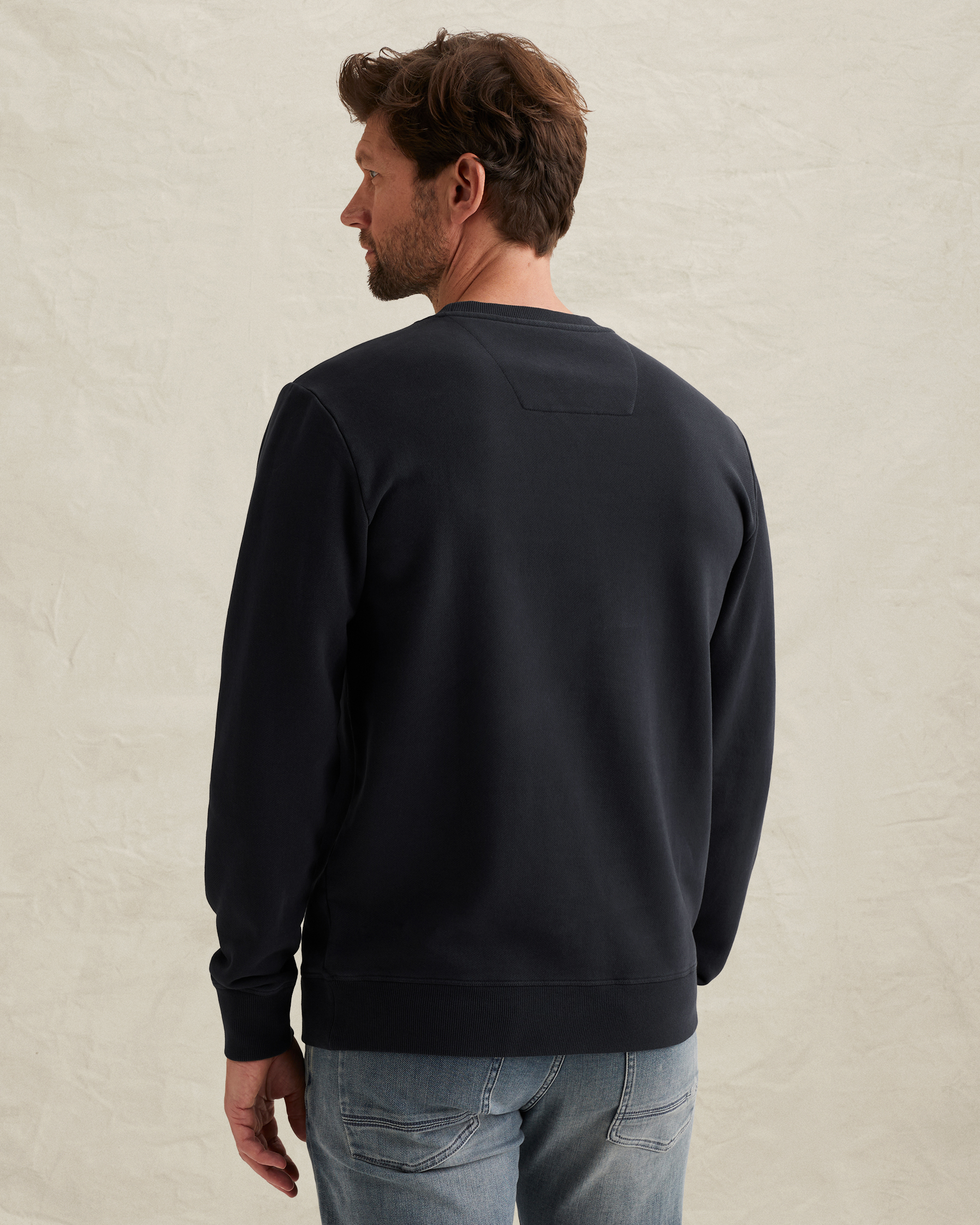 Sweatshirt with badges and garment-dye washx