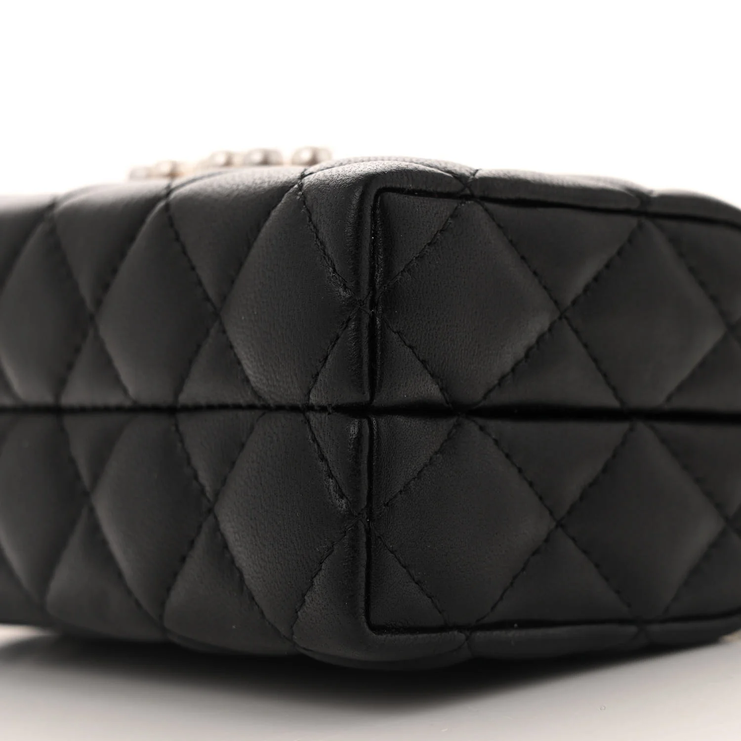 Lambskin Quilted Pearl CC Vanity Case Black - Top Club