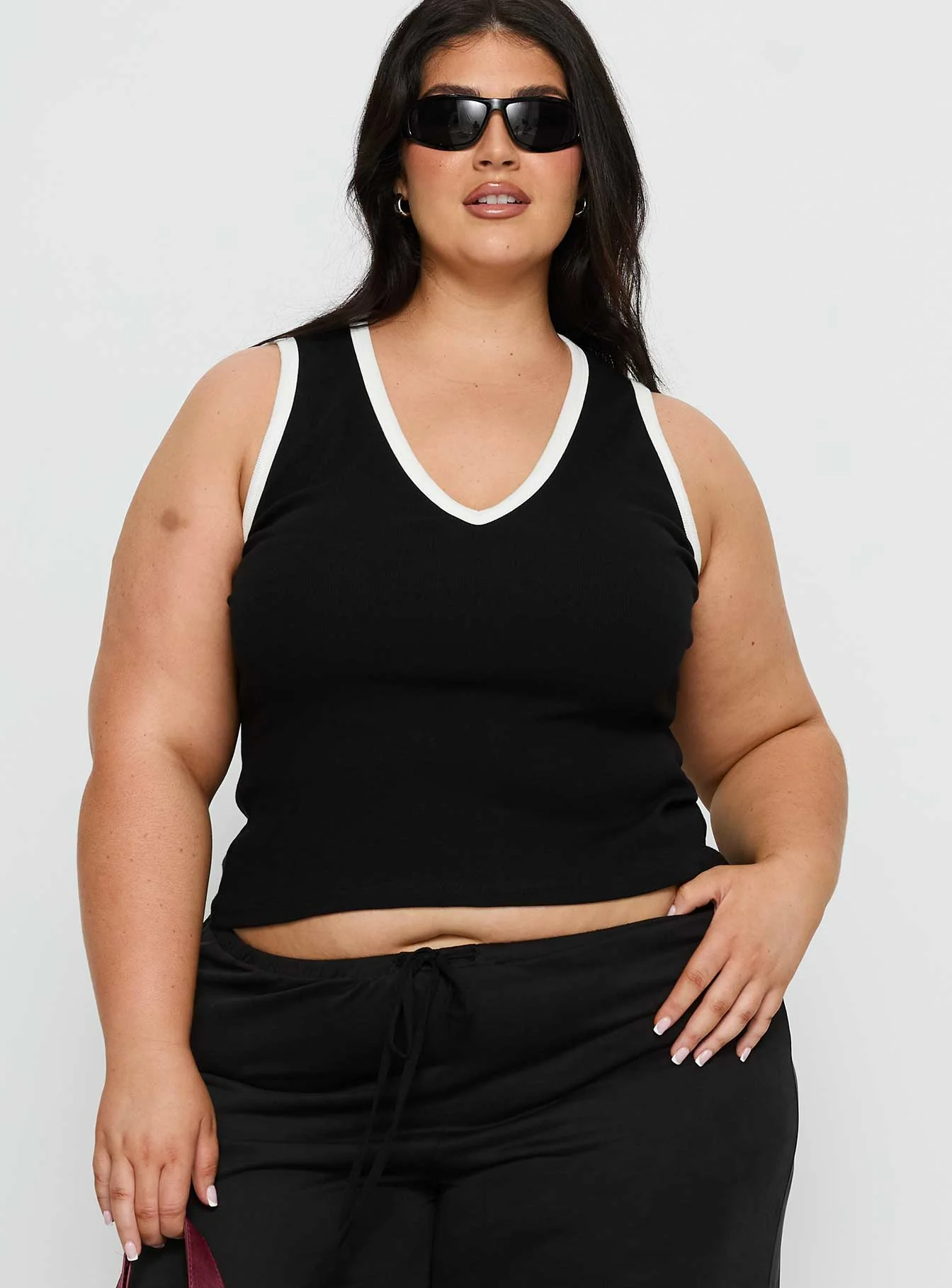Baseline V Neck Rib Tank Top Black / White Curve