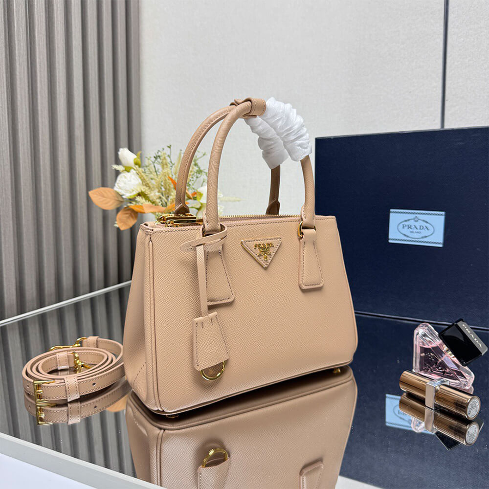 Prada Small Prada Galleria Saffiano leather bag(HIGH-END GRADE) - Top Club