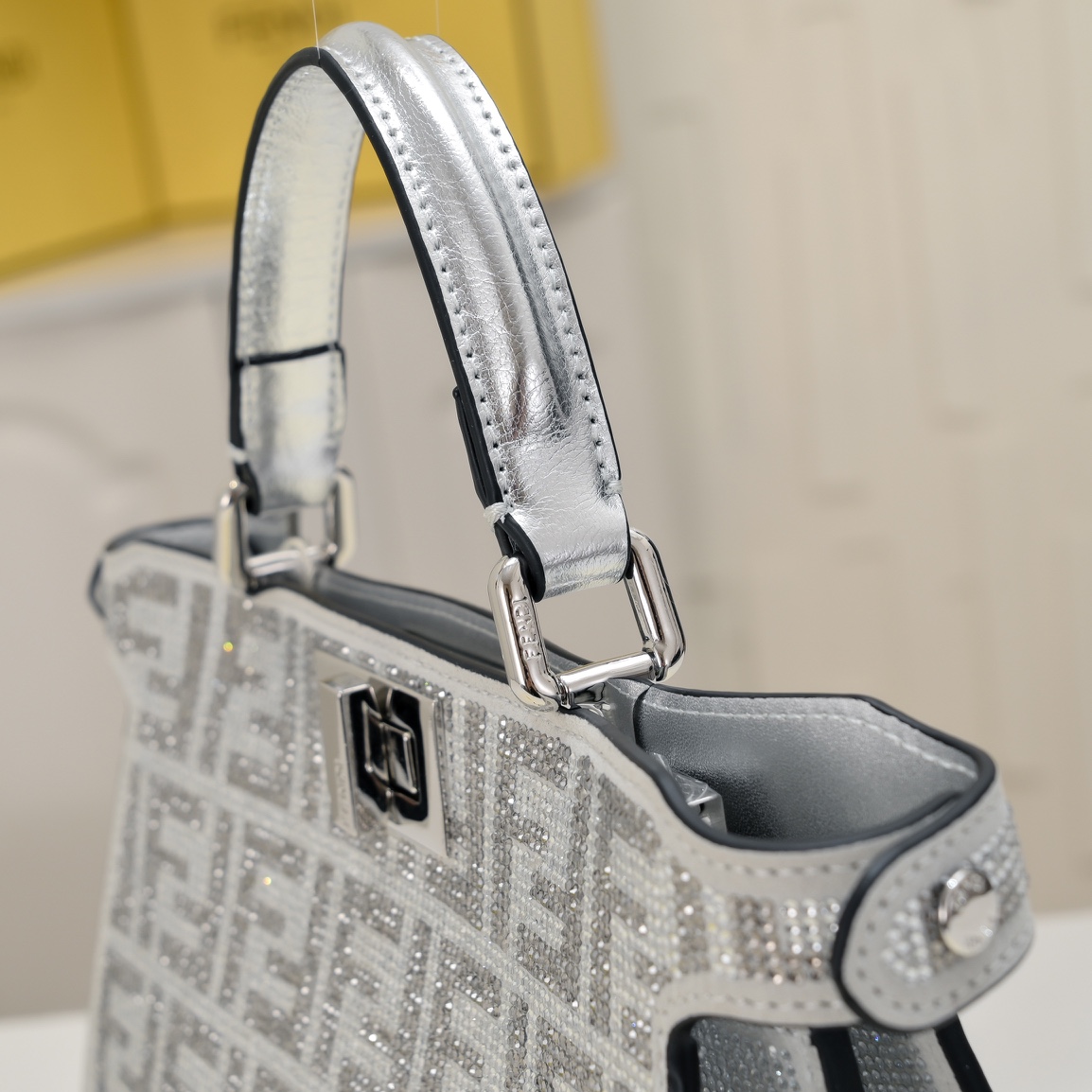 Fen Peekaboo ISeeU Petite diamond tote bag - Top Club