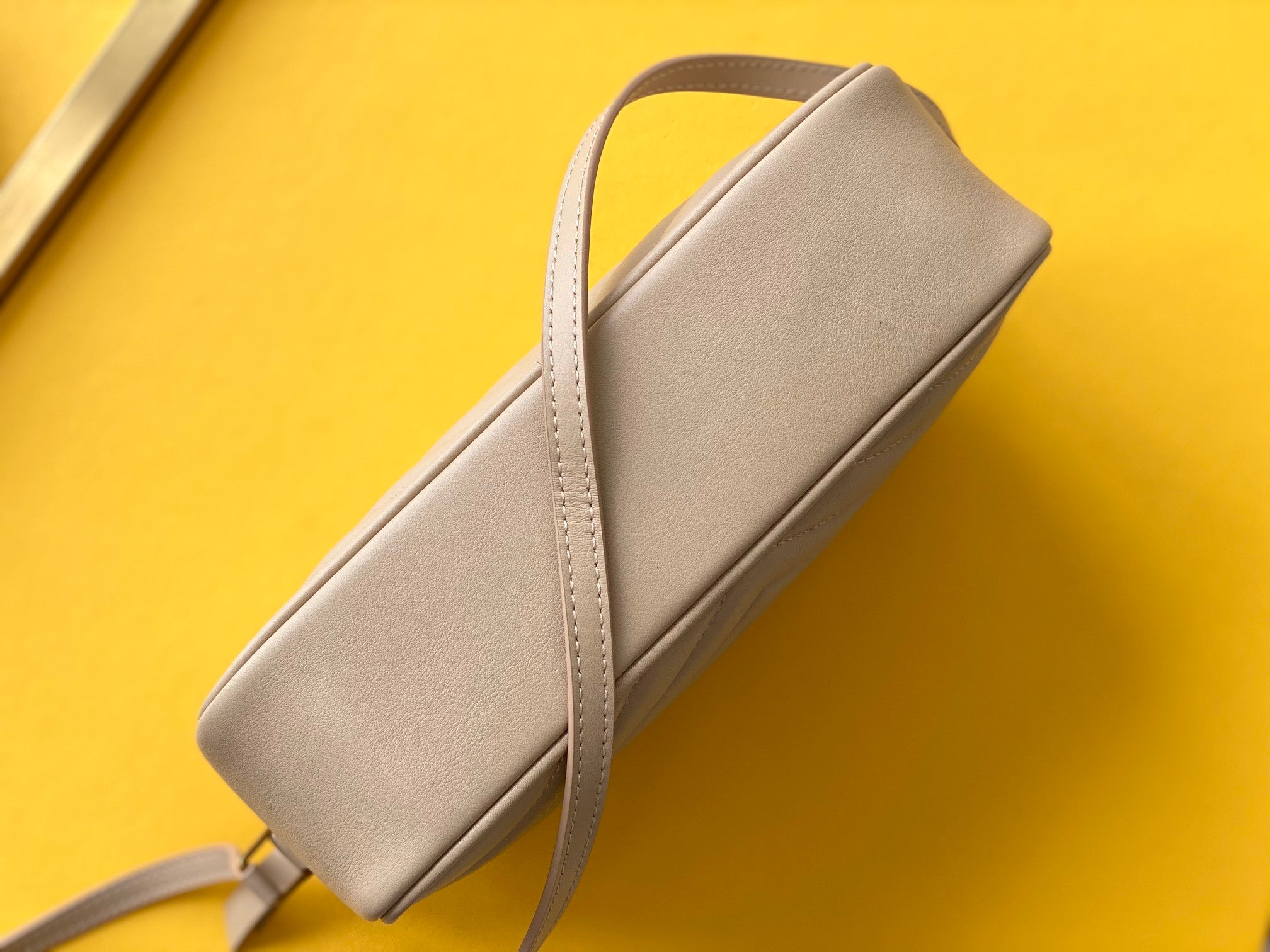 Y Lou Camera Bag In Quilted Leather - Top Club