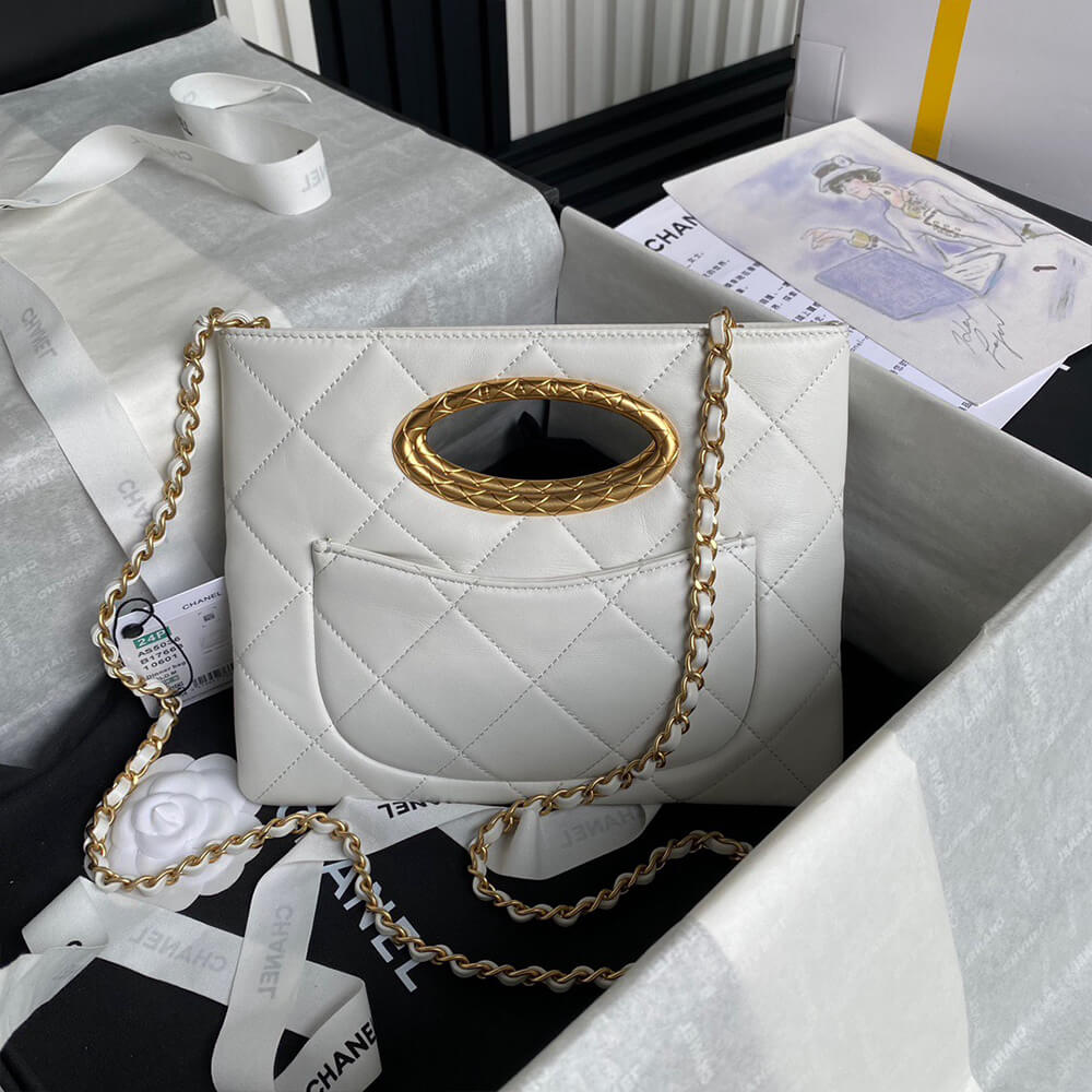 CHANEL Clutch - Top Club