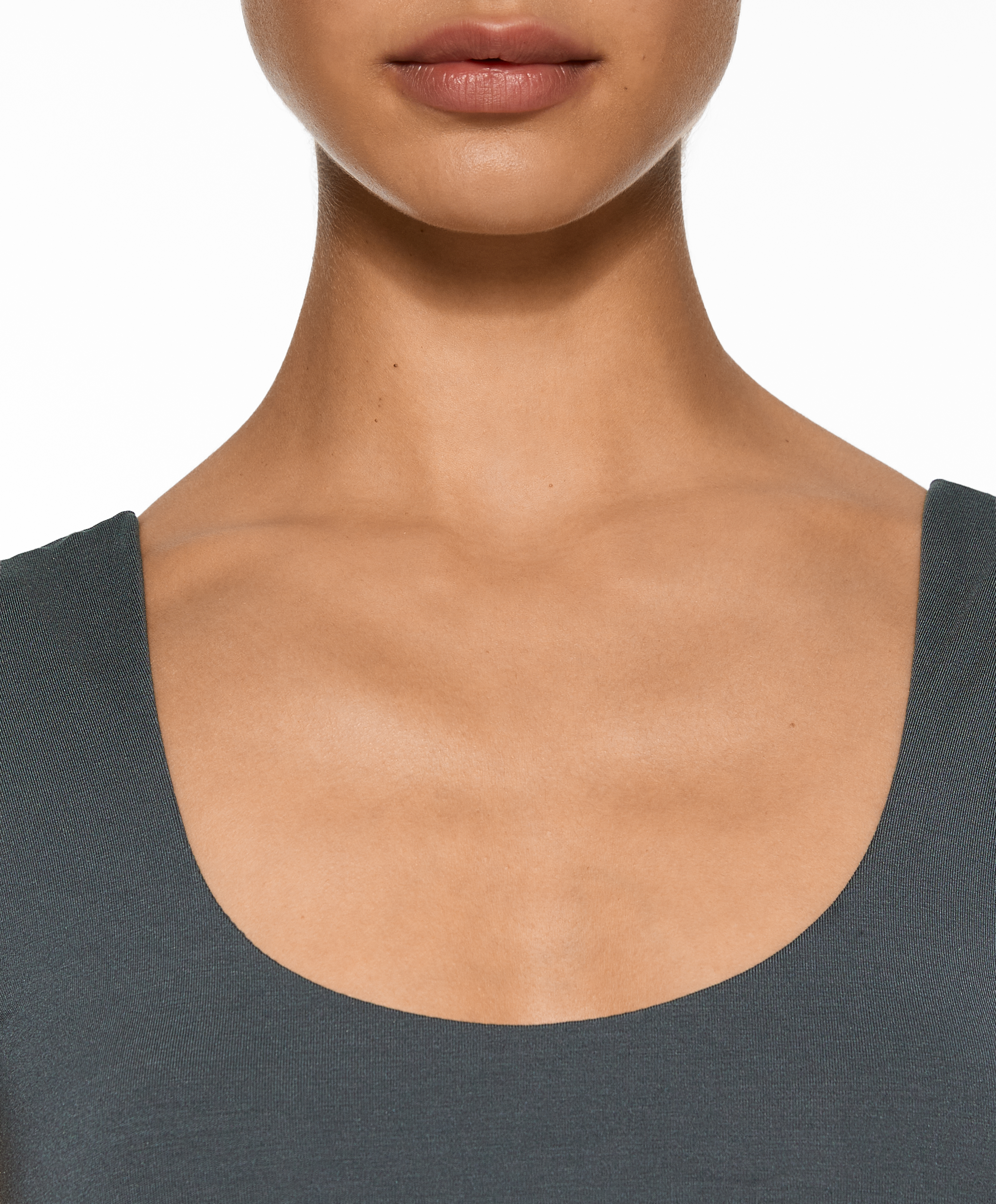 OYSHO Short-sleeved bra top with modal