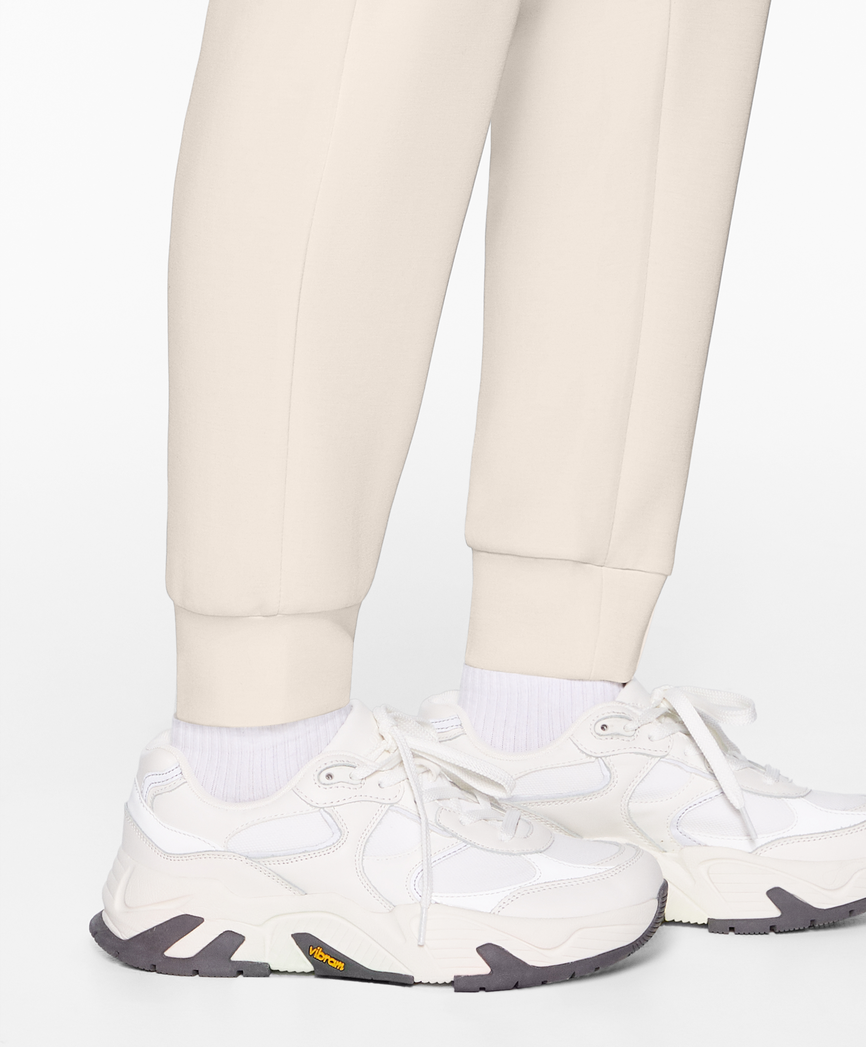OYSHO Joggers with modal