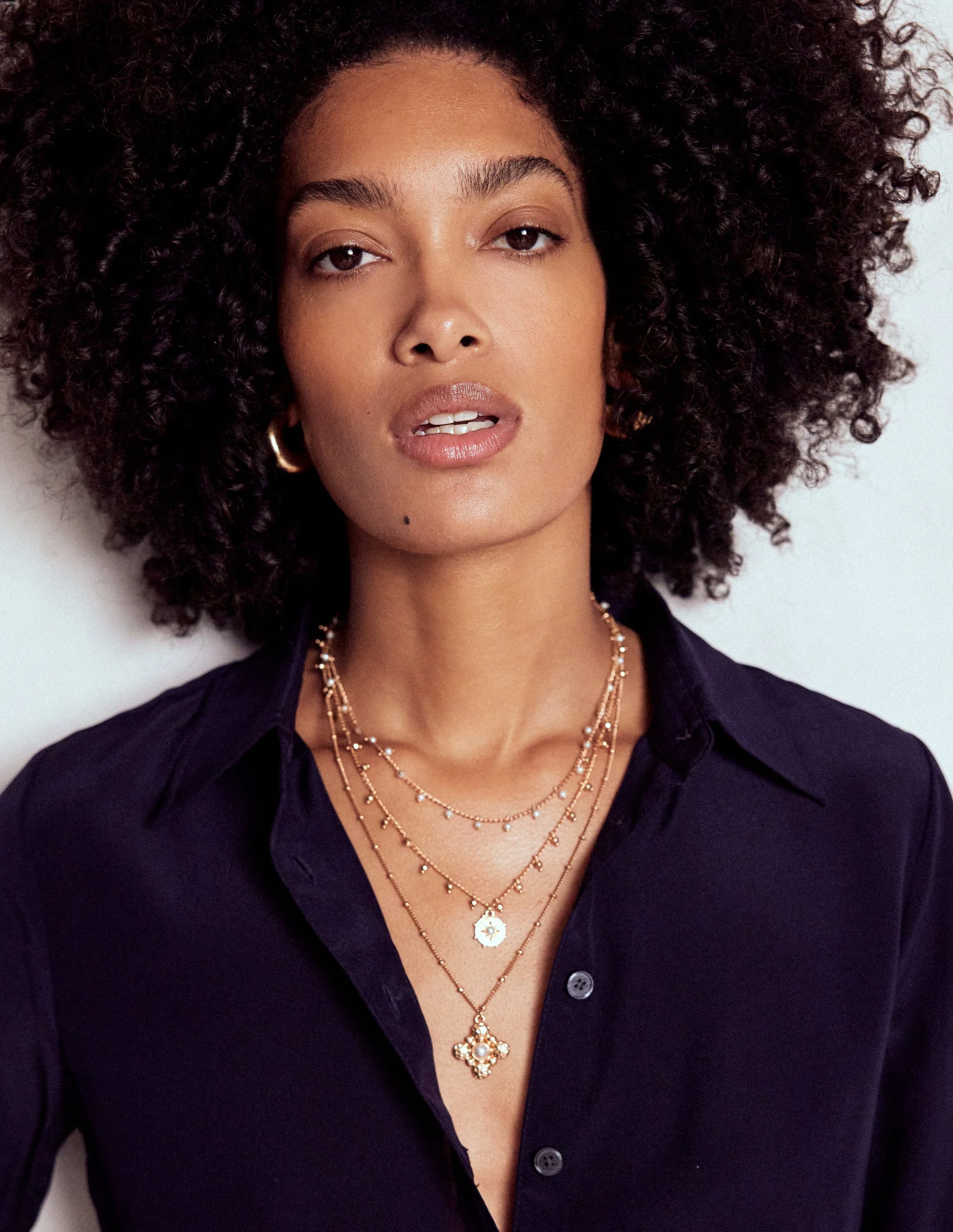 Mehrlagige Halskette-Goldfarbe