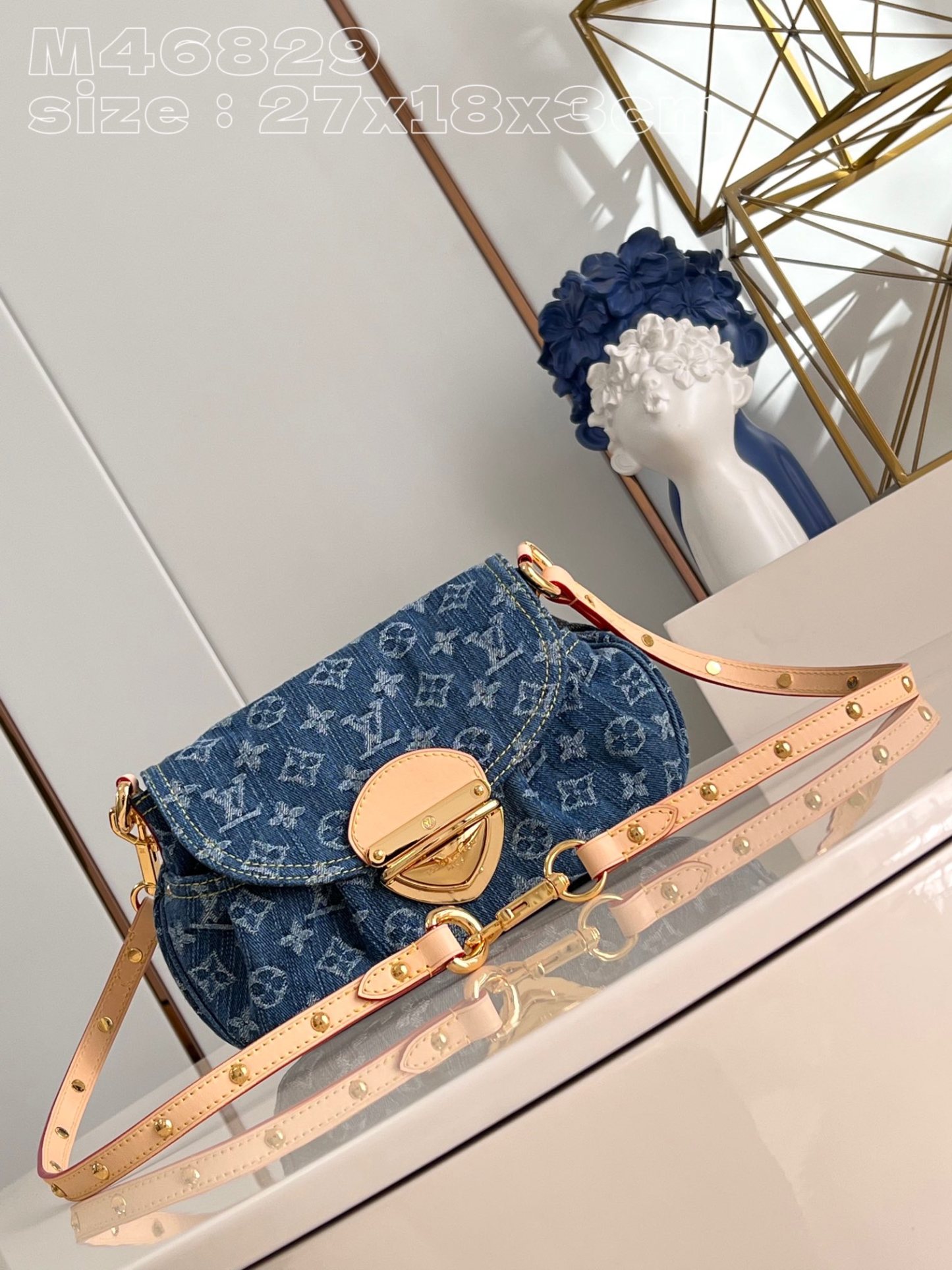 Louis Monogram Denim size : 27 x 18 x 3 cm - Top Club