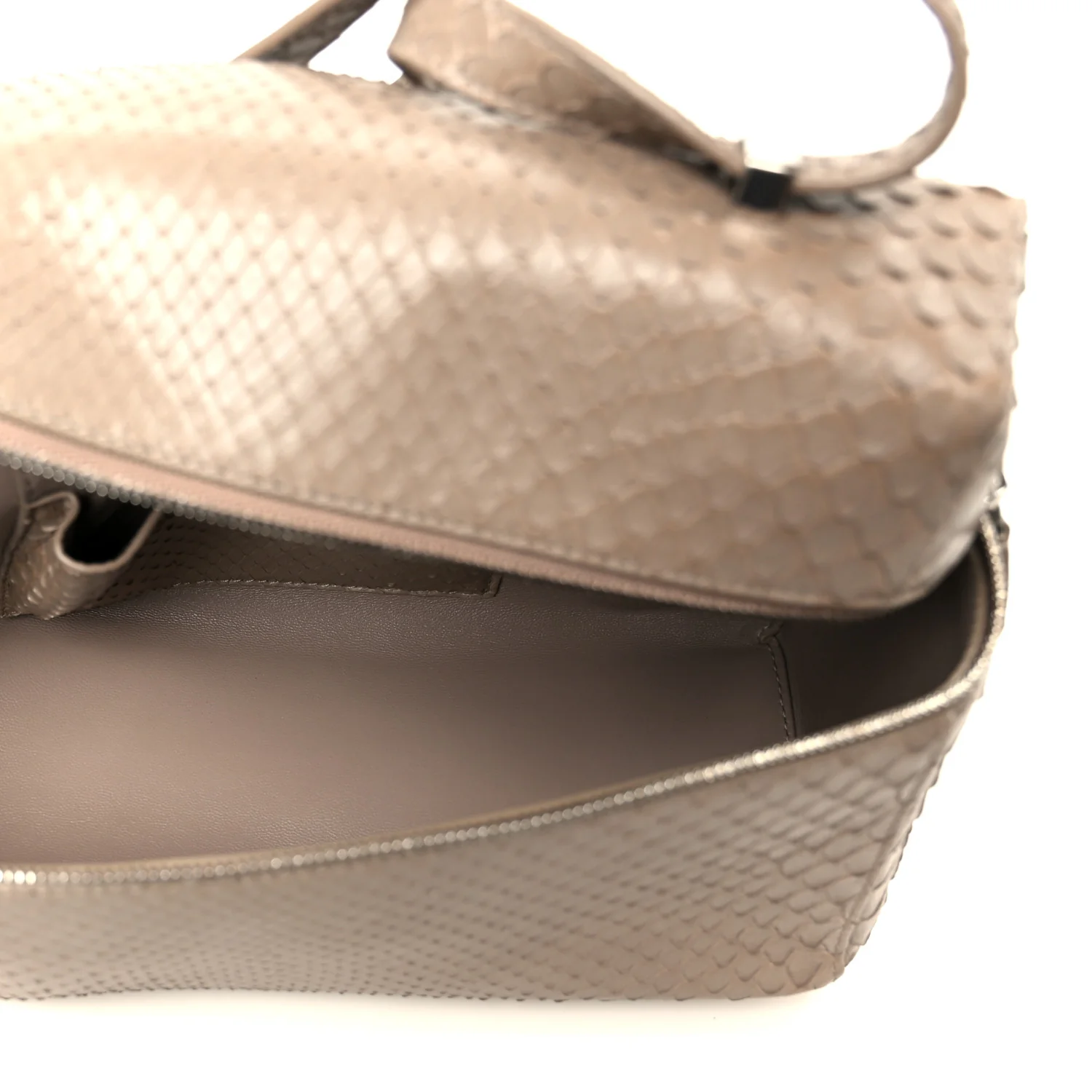 Matte Snakeskin Extra Pocket L27 Grey - Top Club