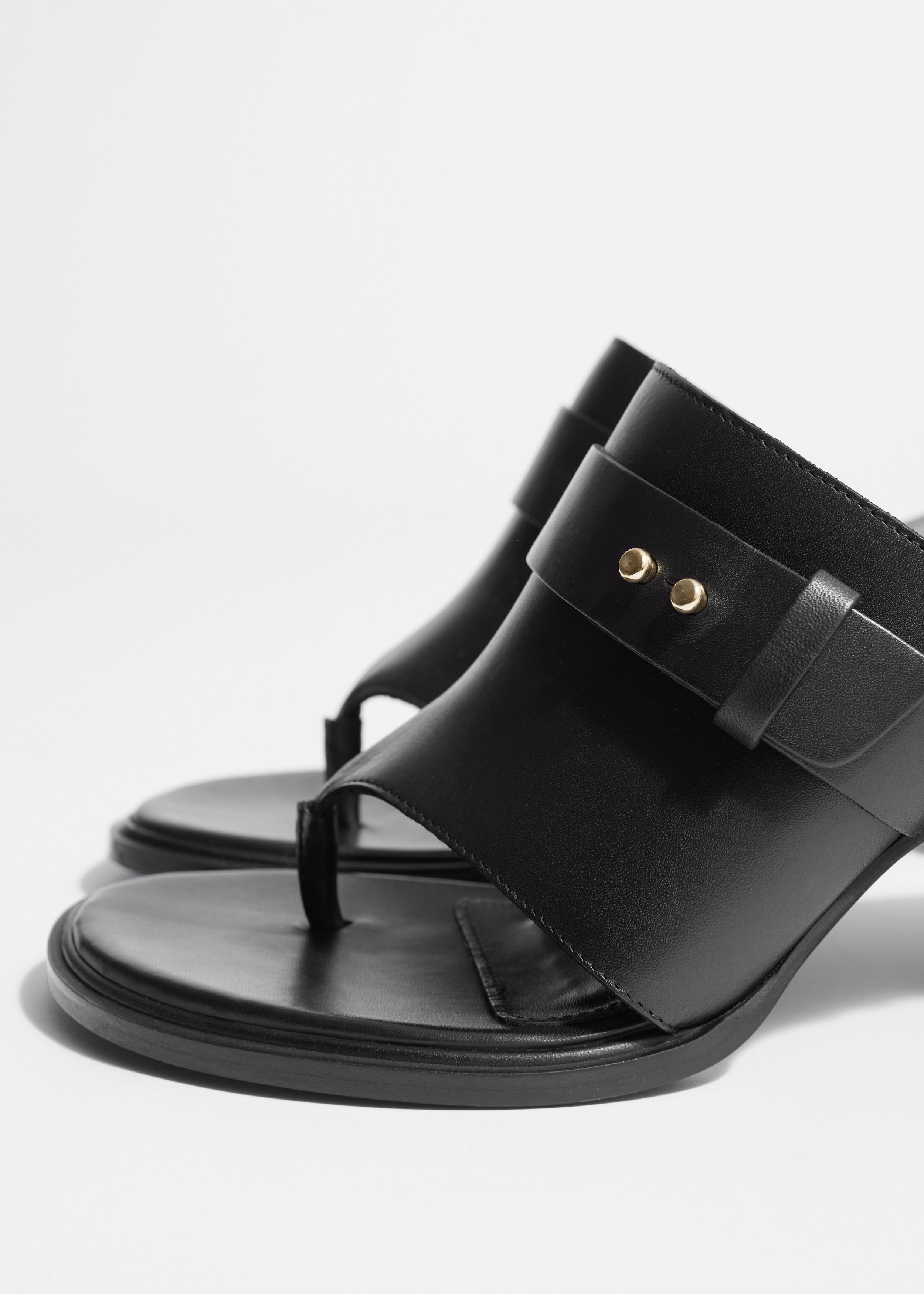 & Other Stories LEATHER TOE-THONG MULES
