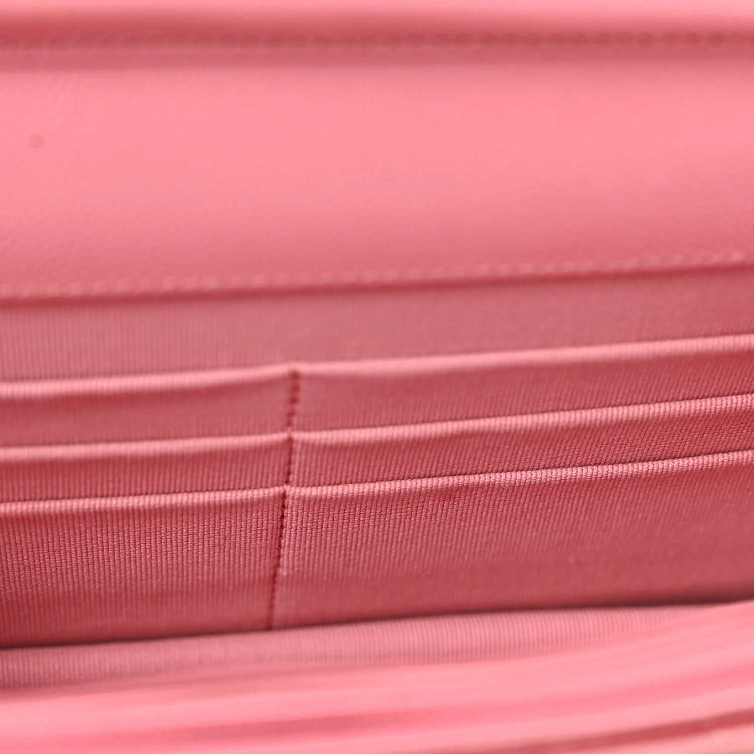 Caviar Quilted Wallet on Chain WOC Pink - Top Club