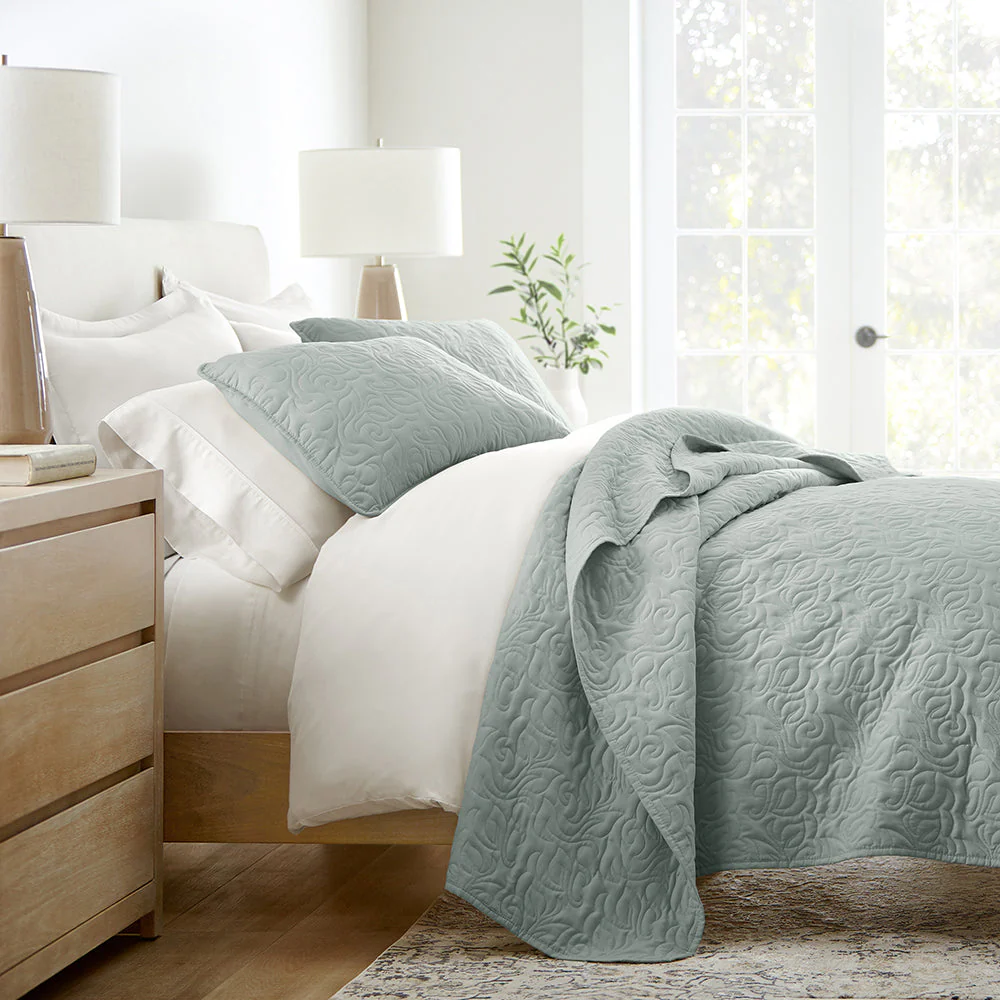 Sale - Floral 3-Piece Quilted Coverlet Set