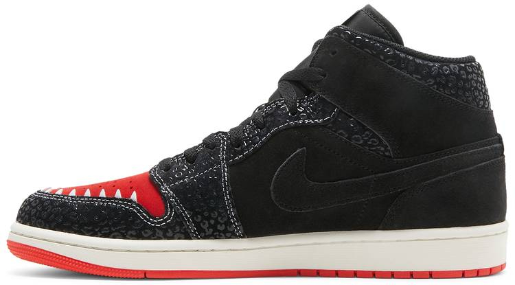 Air Jordan 1 Mid “SiEMPRE Familia” DN4904-001 - Sneaker Replica Workshop
