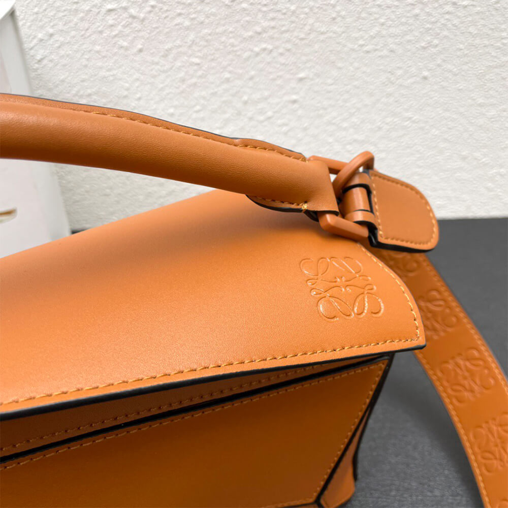 LOEWE Small Puzzle Bag - Top Club