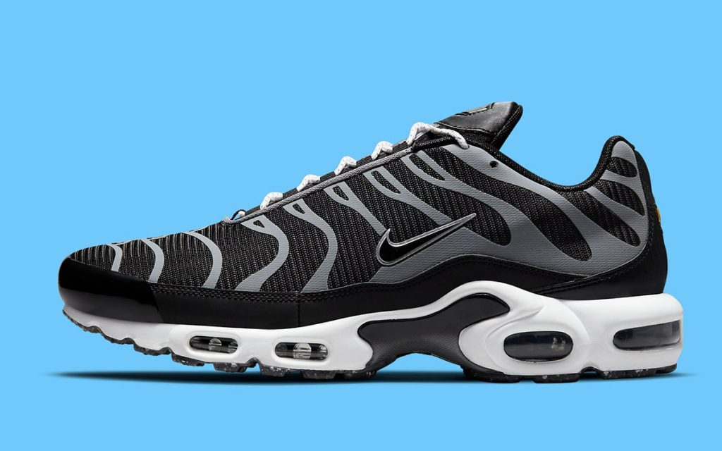 Air Max Plus  Black Metallic Silver  DM2466-001 - Sneaker Replica Workshop