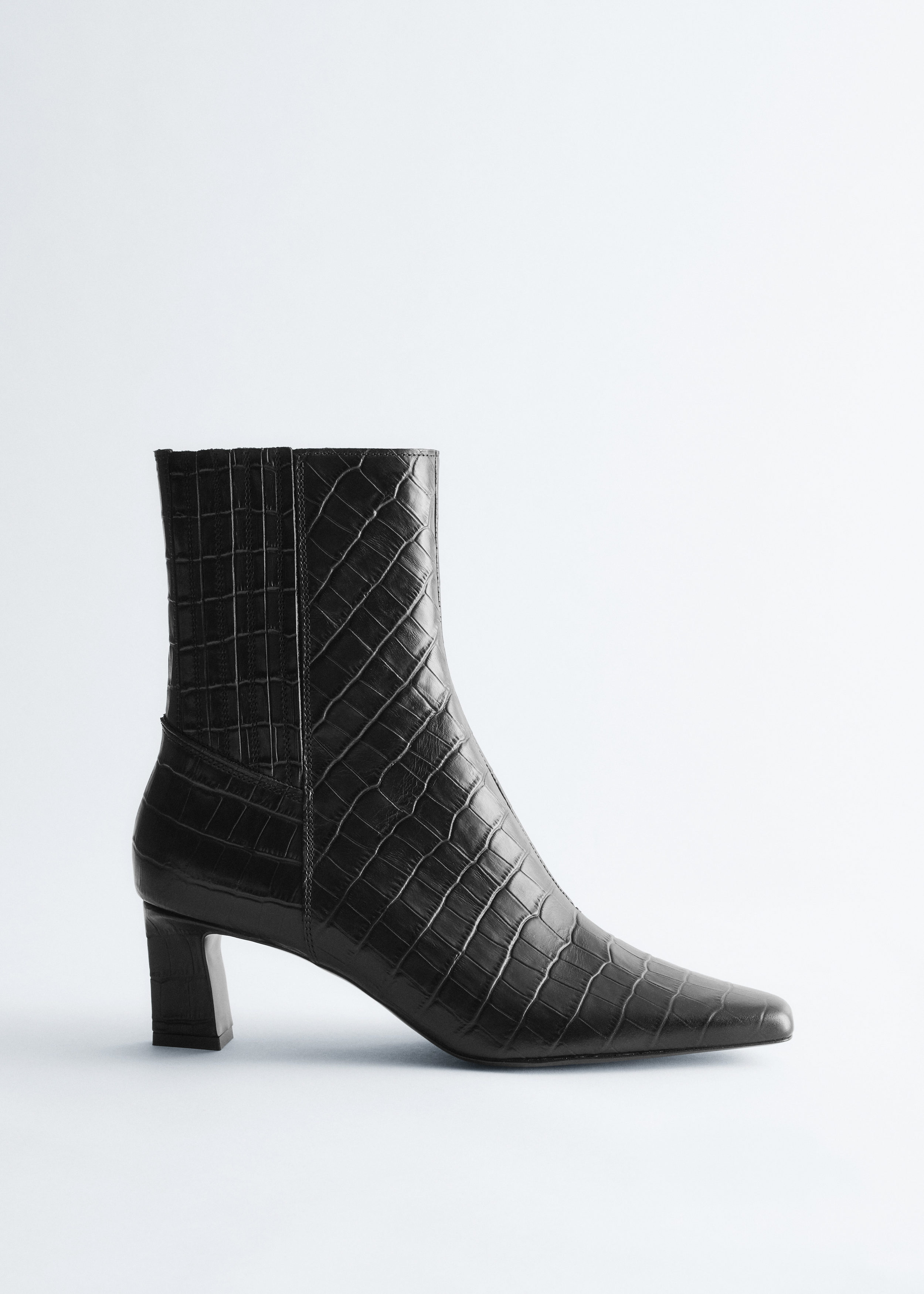 & Other Stories POINTED-TOE ANKLE BOOTS
