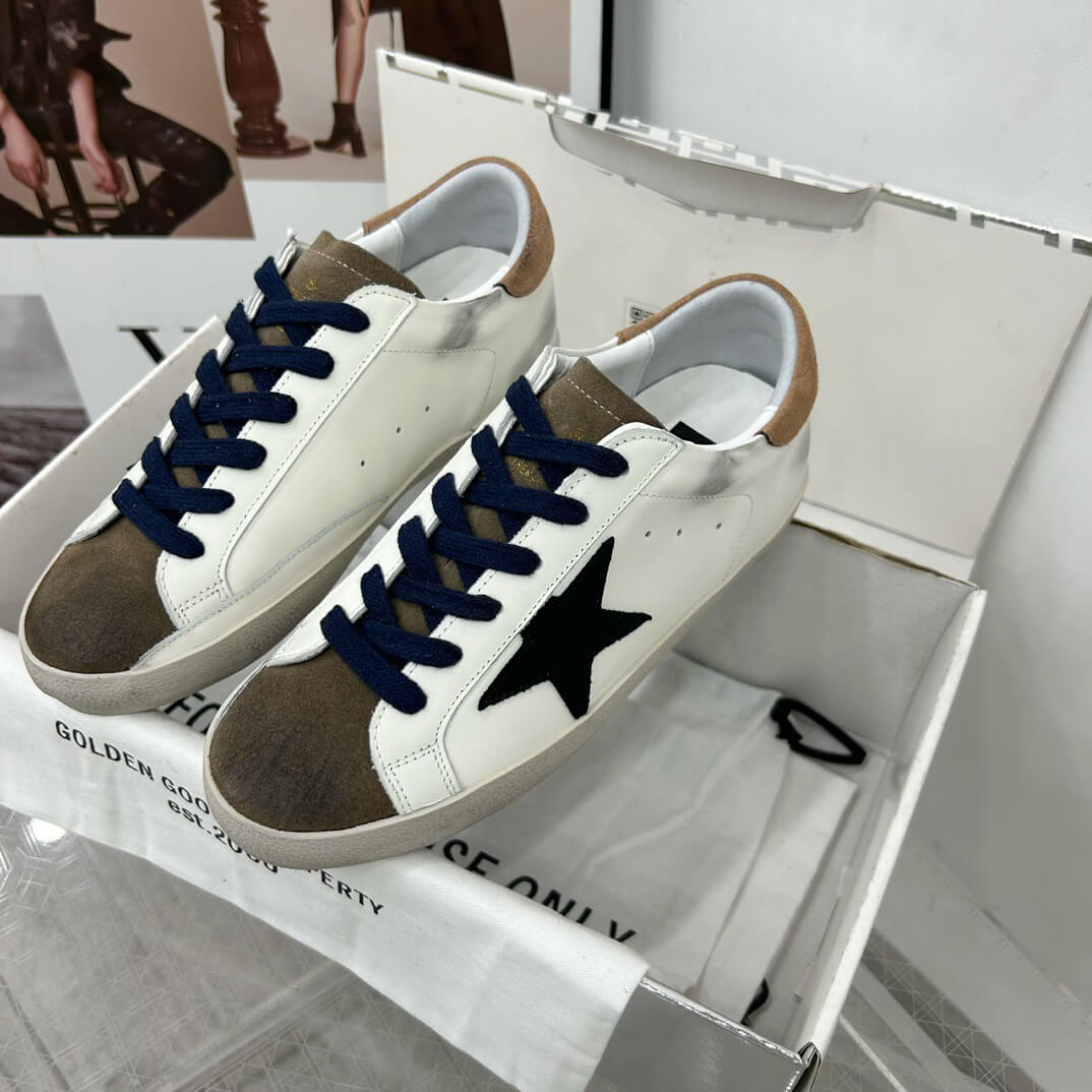 Golden Goose Sneakers - Top Club