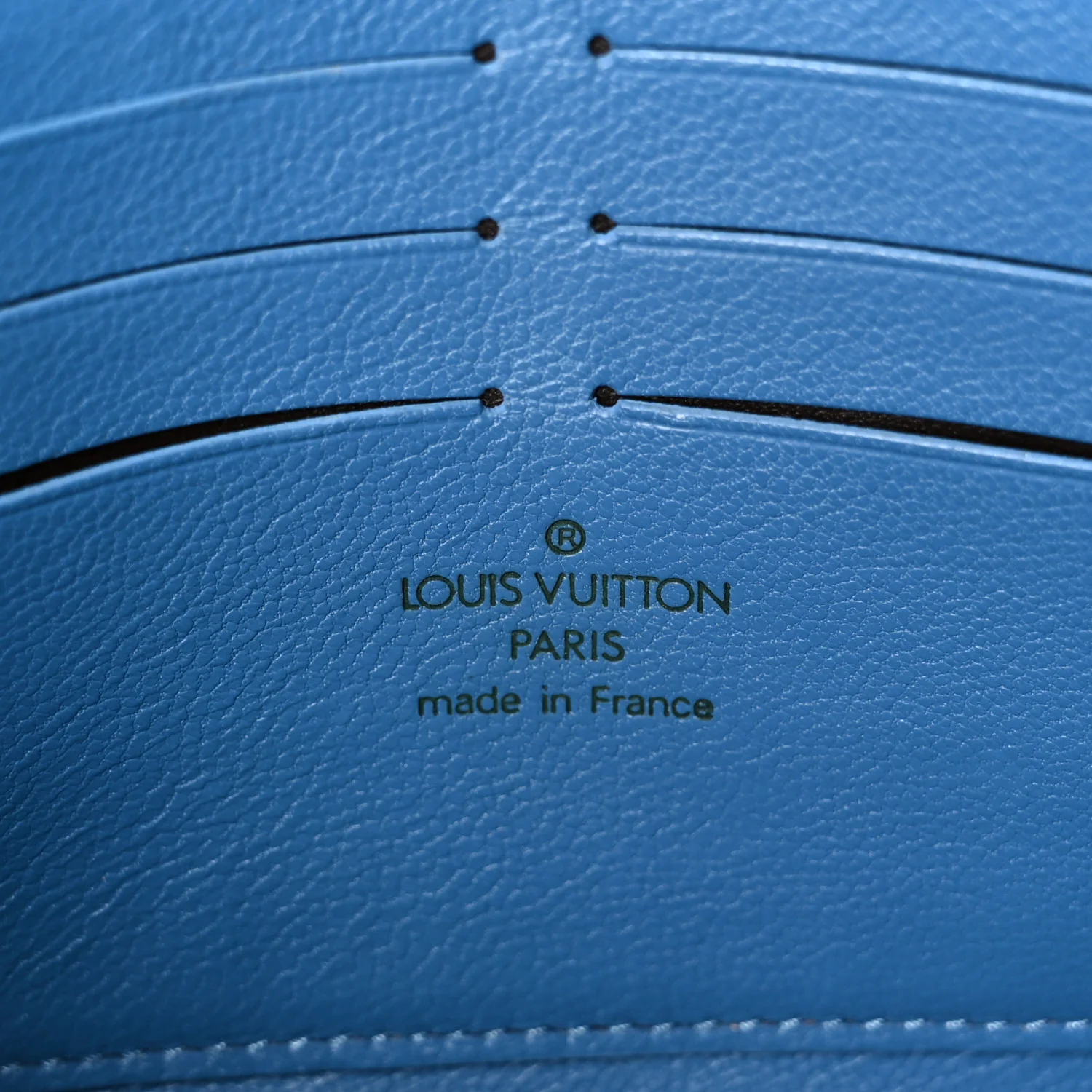 Crocodile Twist Chain Wallet Bleuet - Top Club