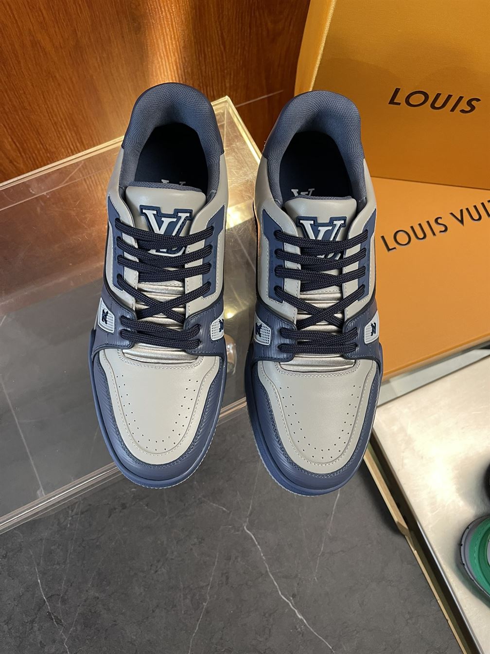 LOUIS VUITTON LV TRAINER SNEAKER   LVS062 - Sneaker Replica Workshop