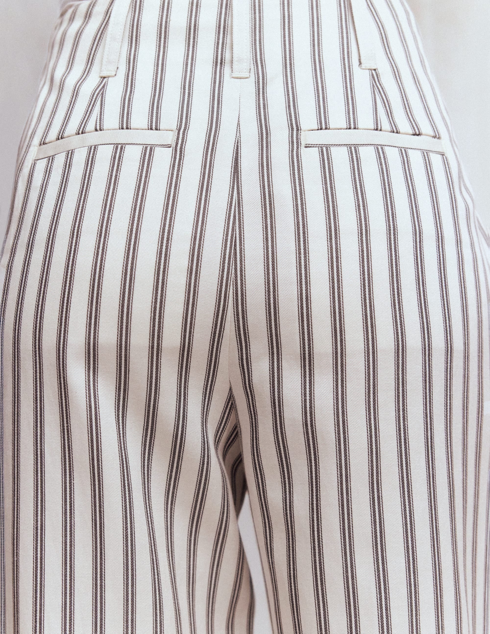 Mayfair Taillierte Hose-Naturweiß/Navy, Gestreift