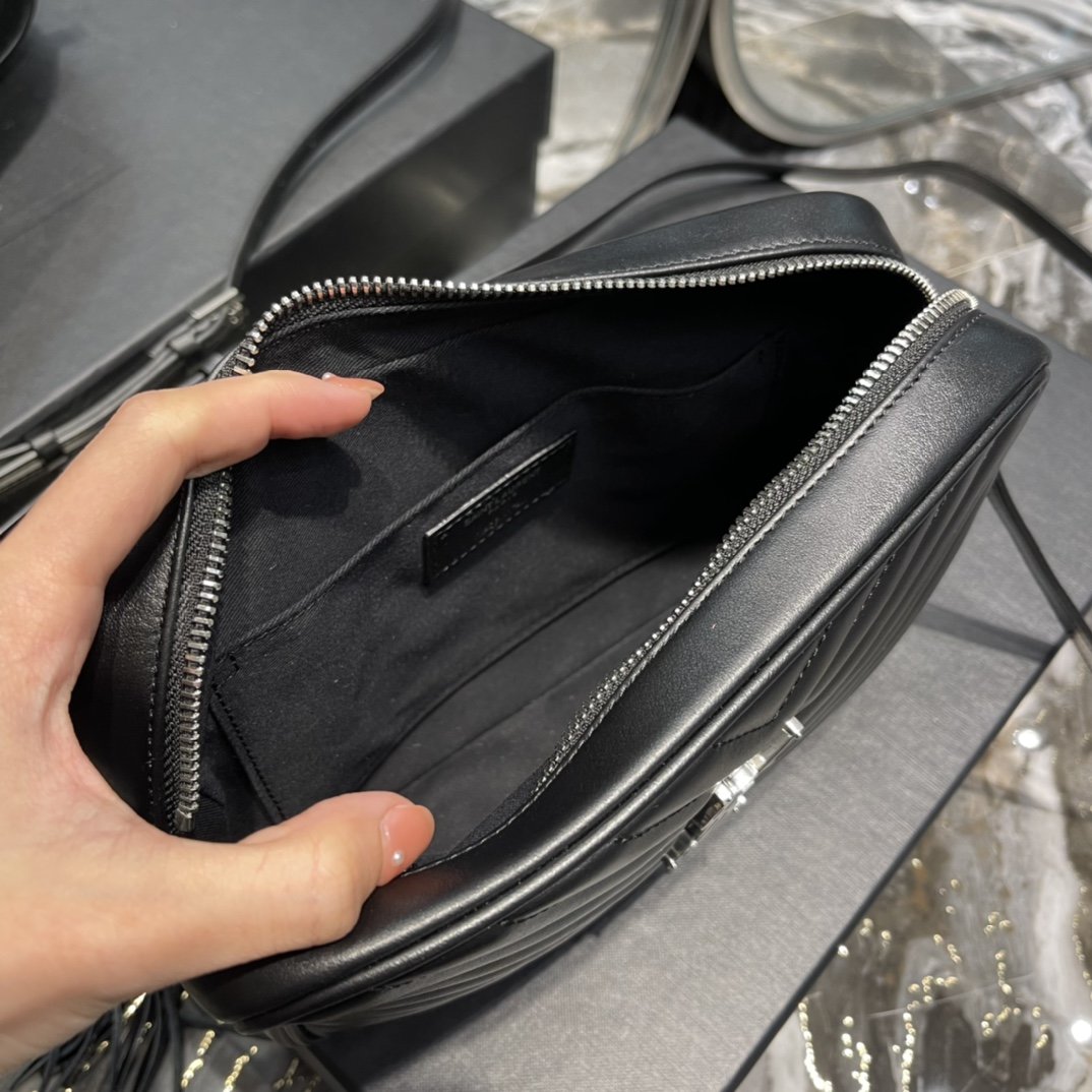 Y Lou Camera Bag Black With Silver Toned Hardware - Top Club