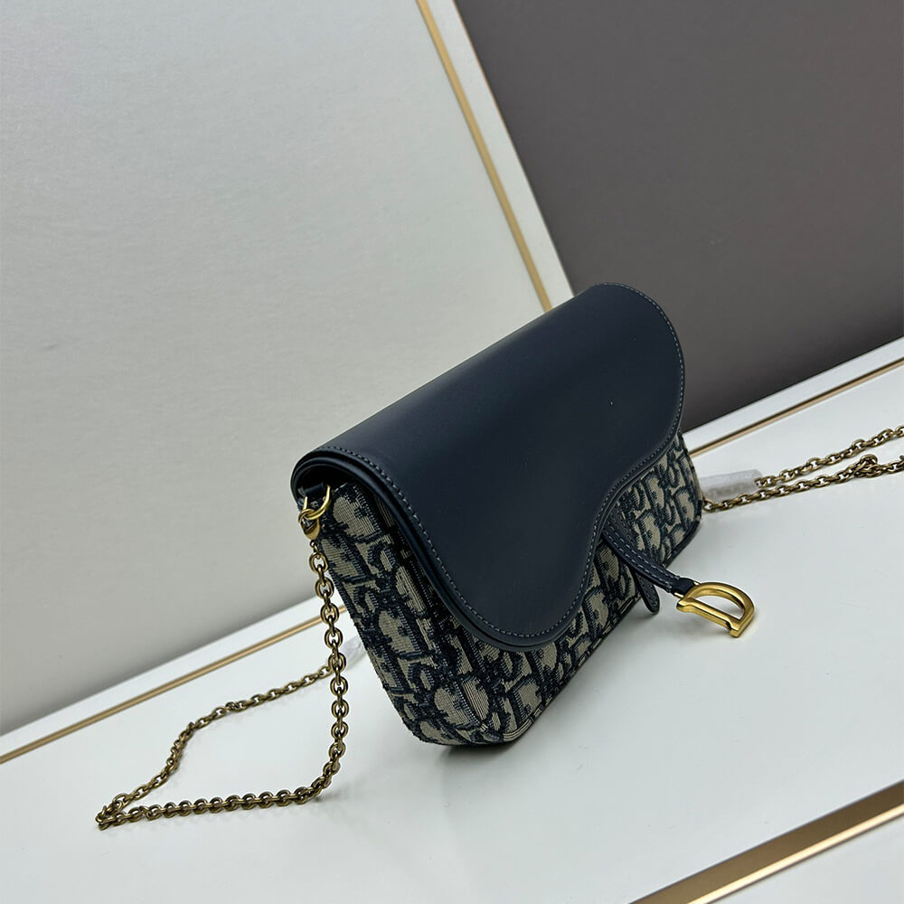 Medium Saddle Pouch with Chain - Top Club