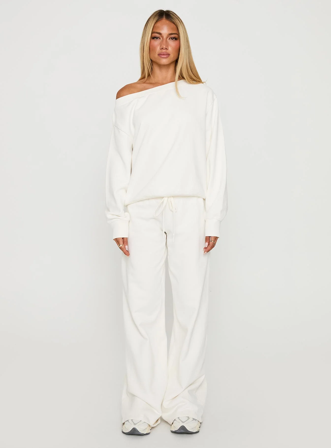 Wellness Off The Shoulder Jumper Washed White