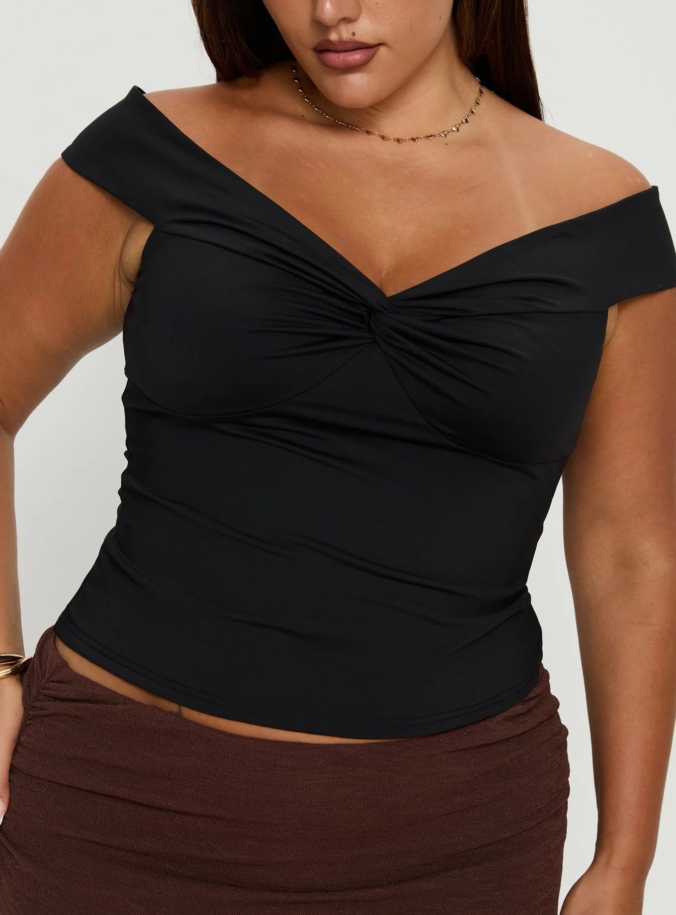 Maxeina Off Shoulder Twist Top Black Curve
