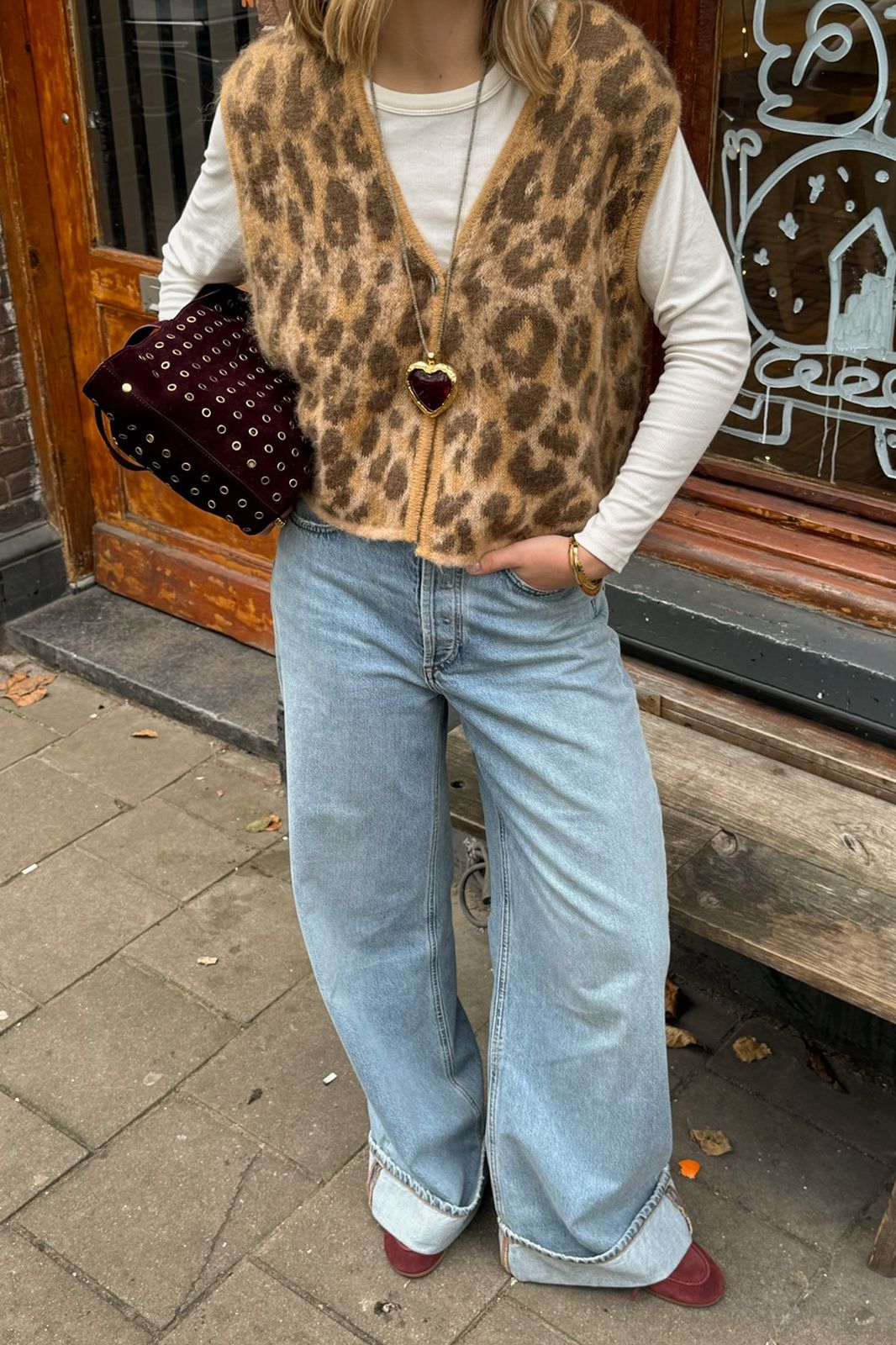 Bruin jacquard vest met leopard print