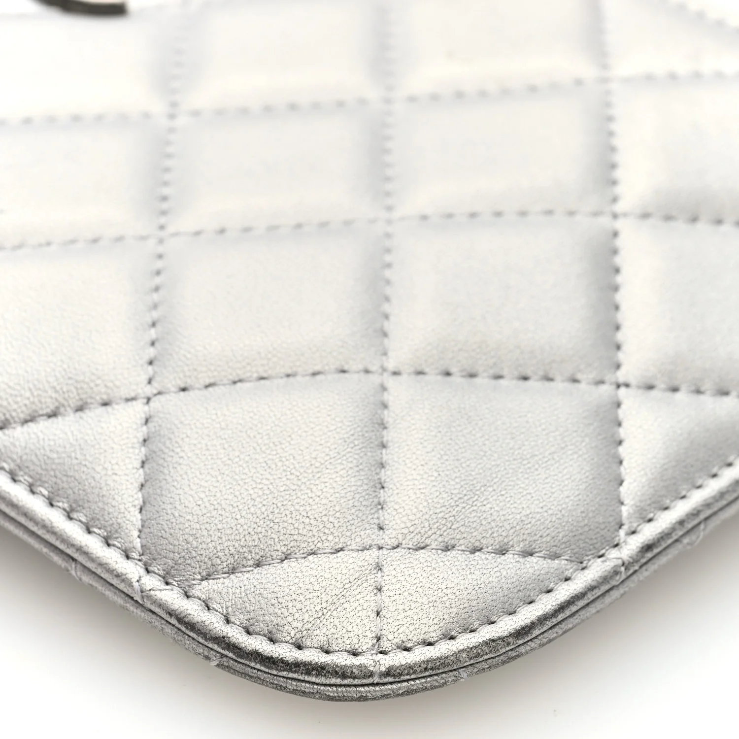 Metallic Lambskin Quilted Clutch With Chain Silver - Top Club