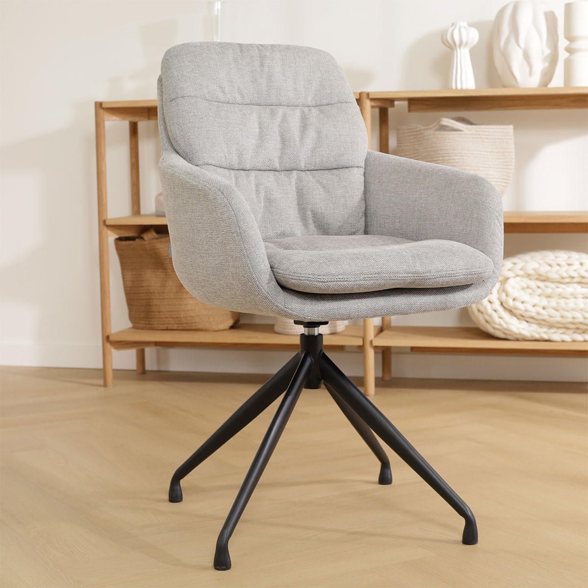 Eetkamerstoel Nola-Mia beige - zwart onderstel