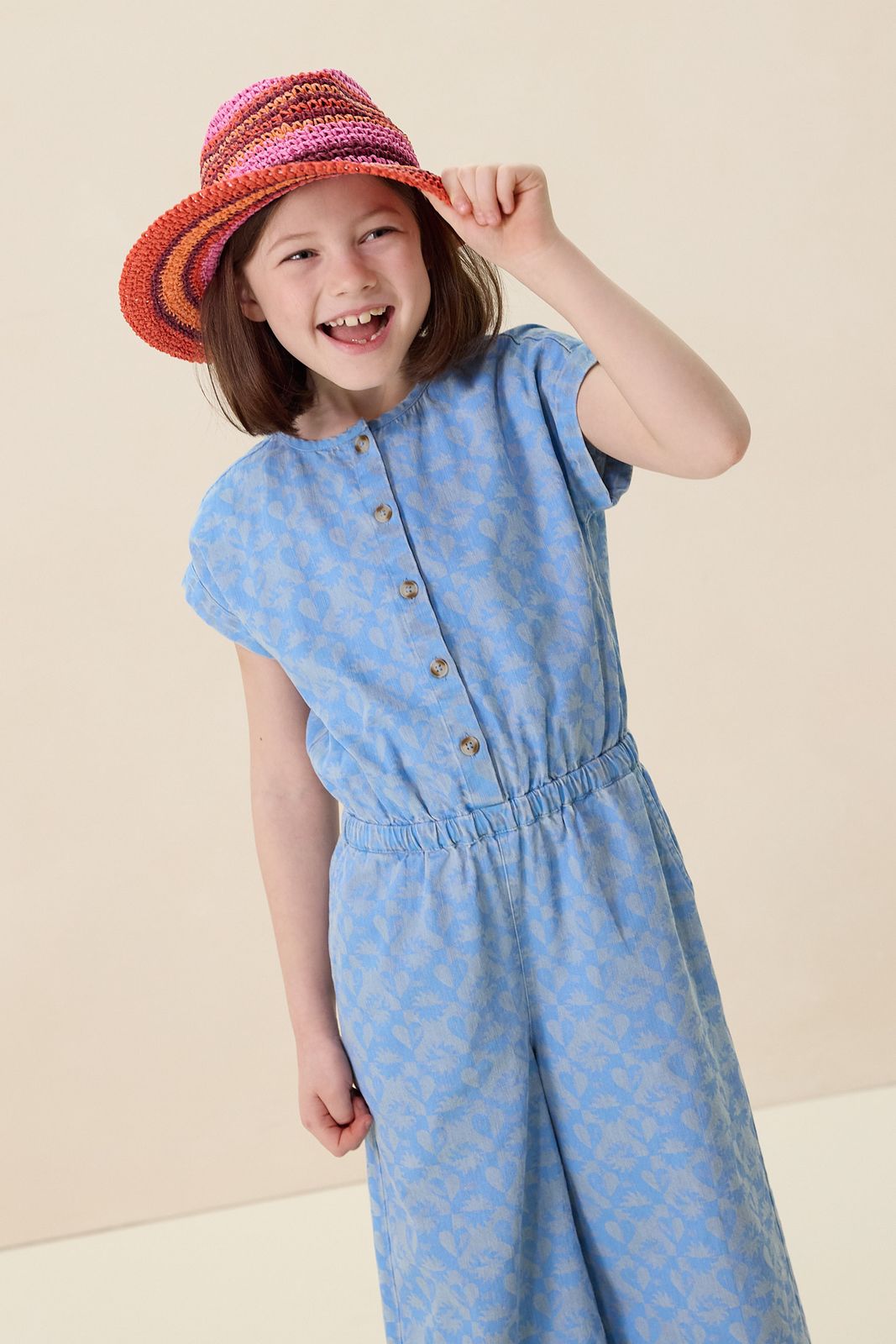 Multicolour strohoed