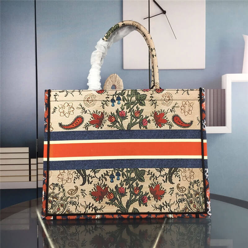 DIOR BOOK TOTE light bag - Top Club
