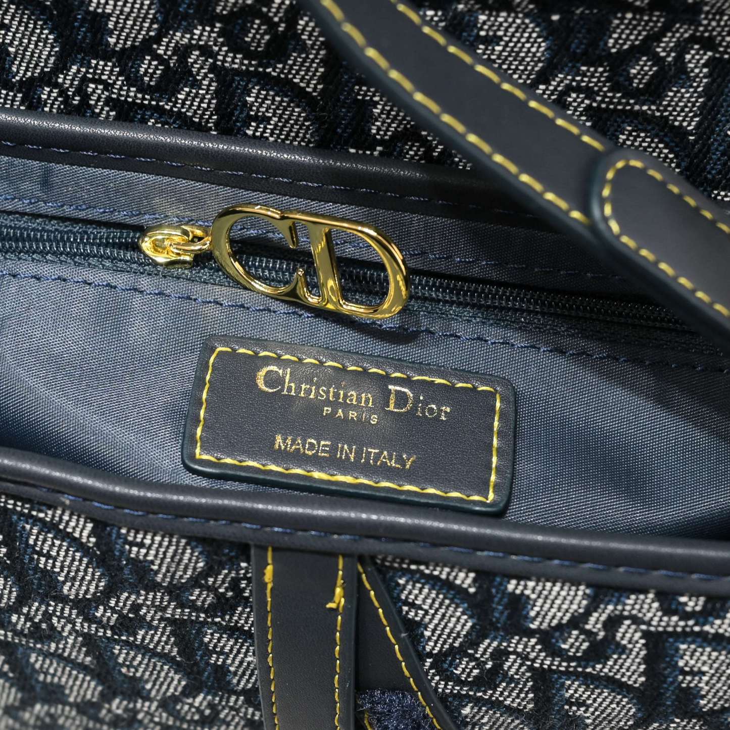 D saddle Be a classic with classics size: 25.5 x 20 x 6.5 cm - Top Club