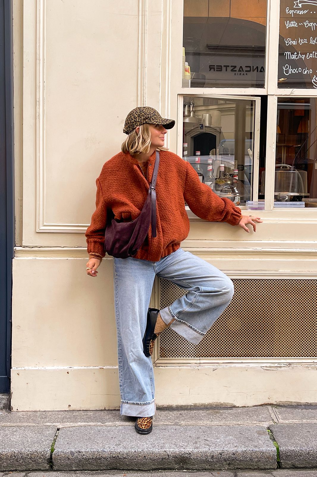 Bruine su&egrave;de schoudertas