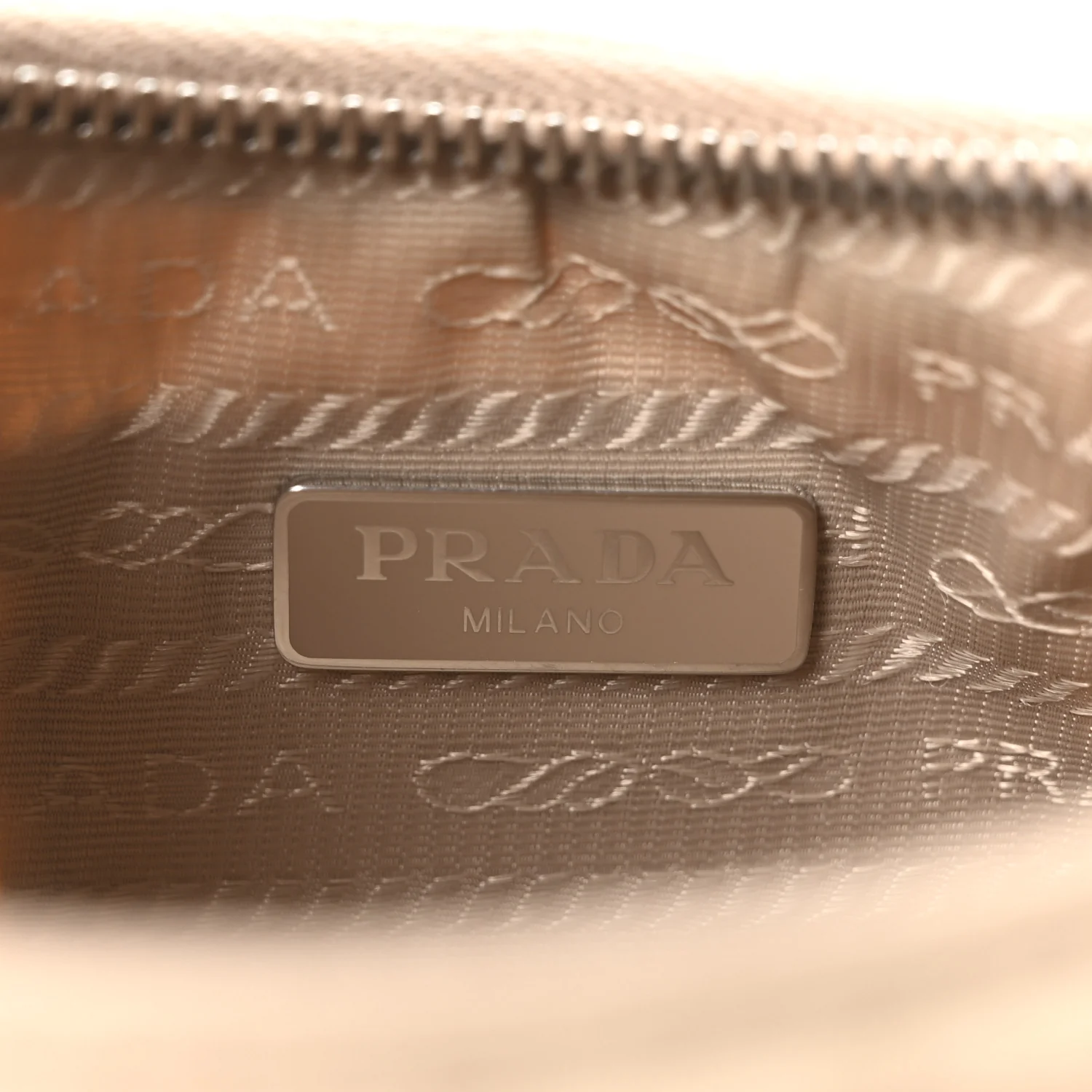 Nylon Re-Edition 2005 Shoulder Bag Cammeo - Top Club