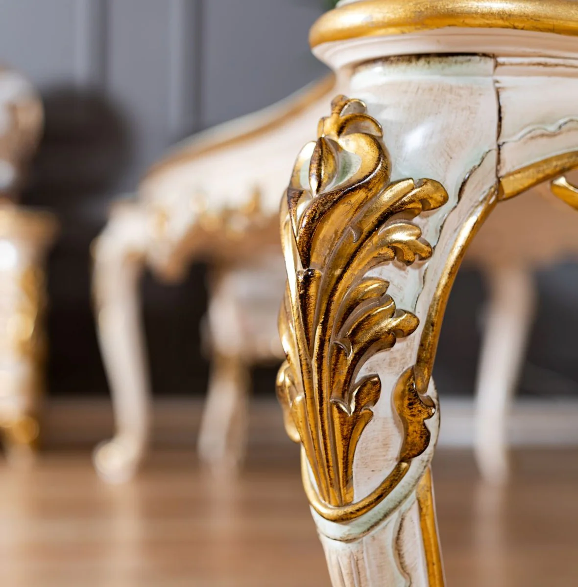 Luxury Baroque dining room set - 1 Baroque dining table & 8 Baroque dining room chairs with elegant pattern - Magnificent dining room furniture in Baroque style