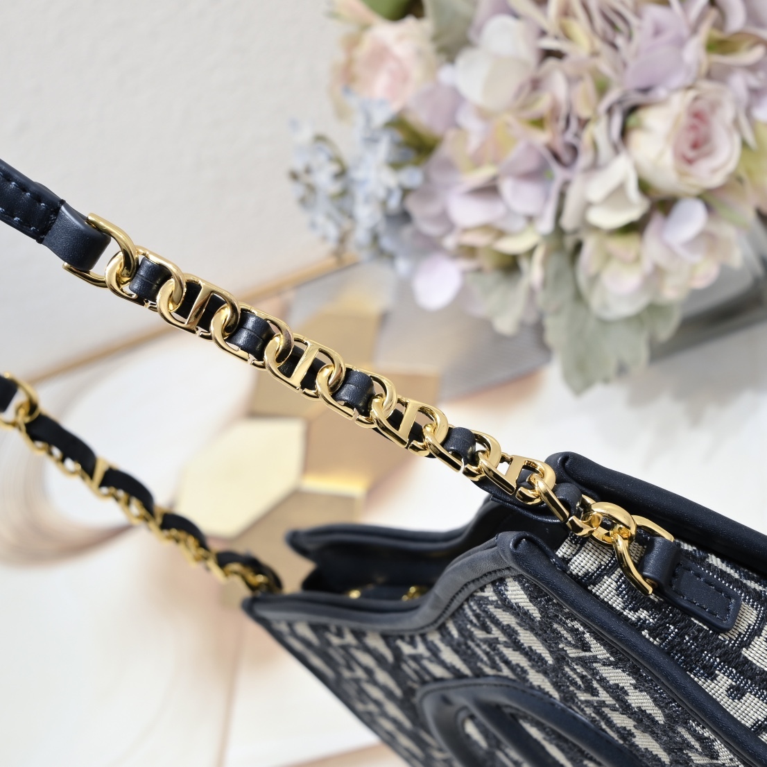 D new arrival signature hobo bag size: 23.5*14.5*6cm - Top Club