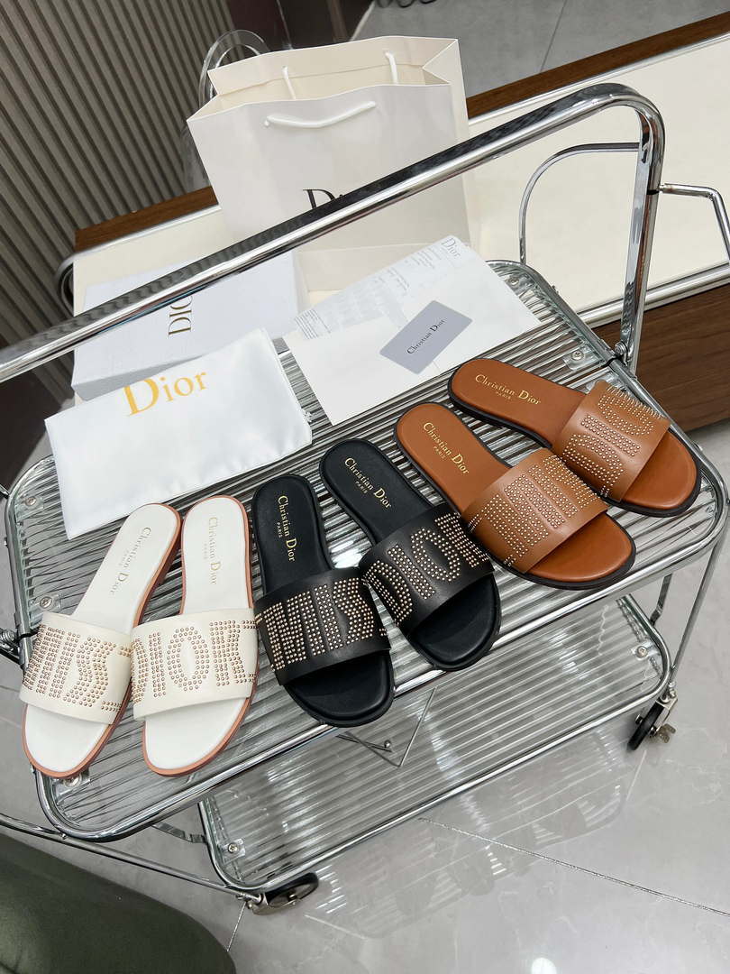 Dior KCO138CTU Dway Slide Black Calfskin and Gold-Finish Studs Shoes D82981 - Sneaker Replica Workshop