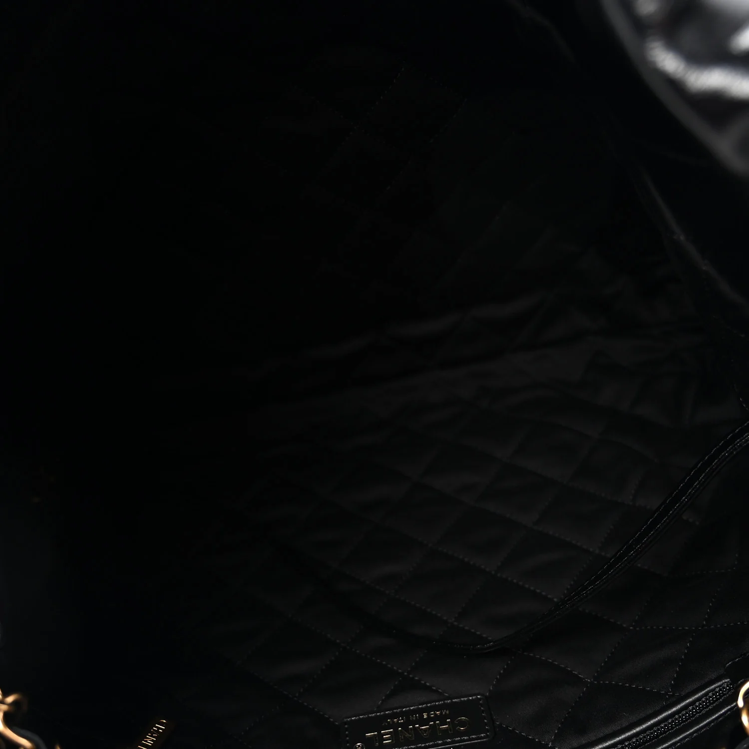 Shiny Calfskin Quilted Chanel 22 Black - Top Club