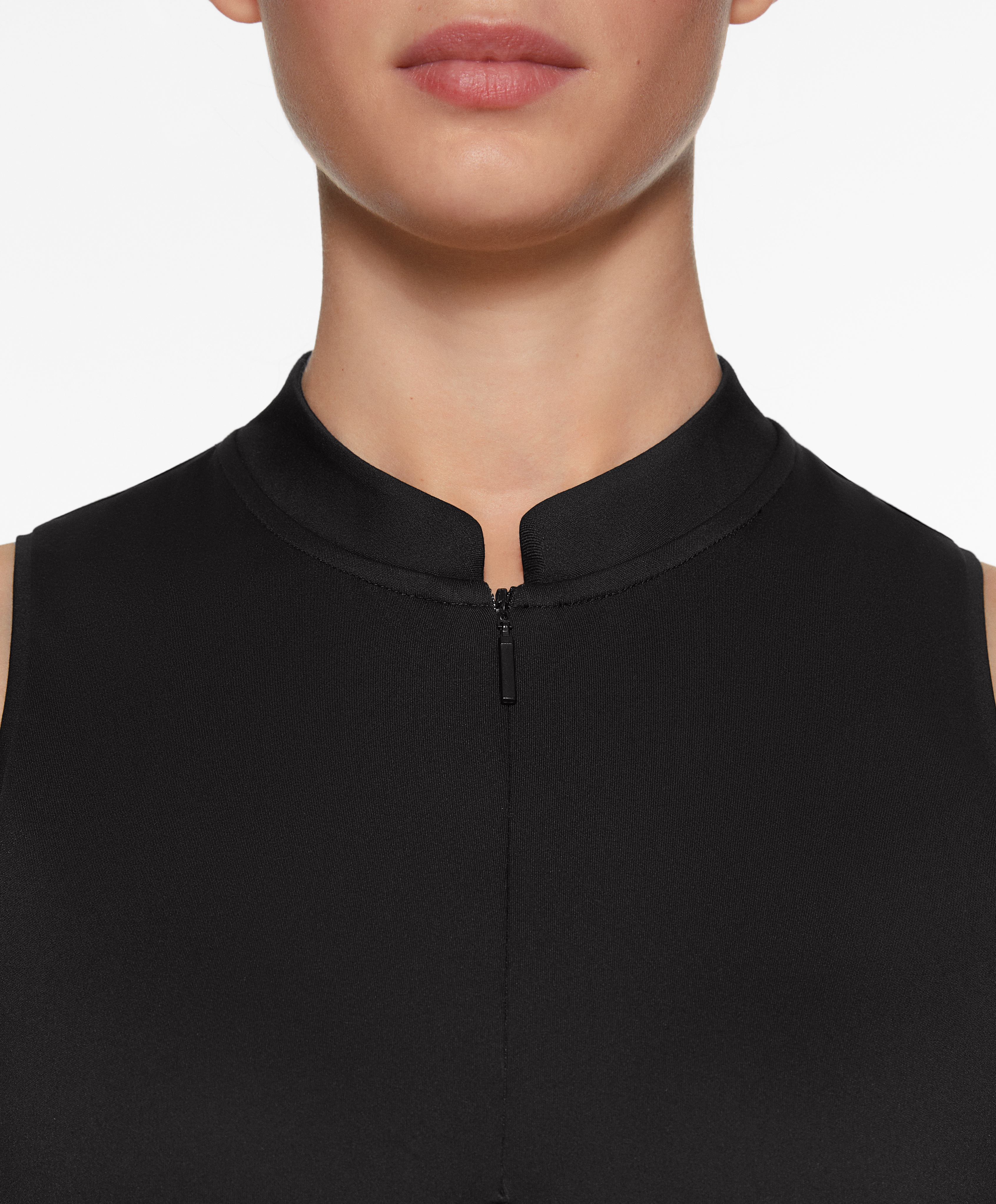 OYSHO Sleeveless zip T-shirt