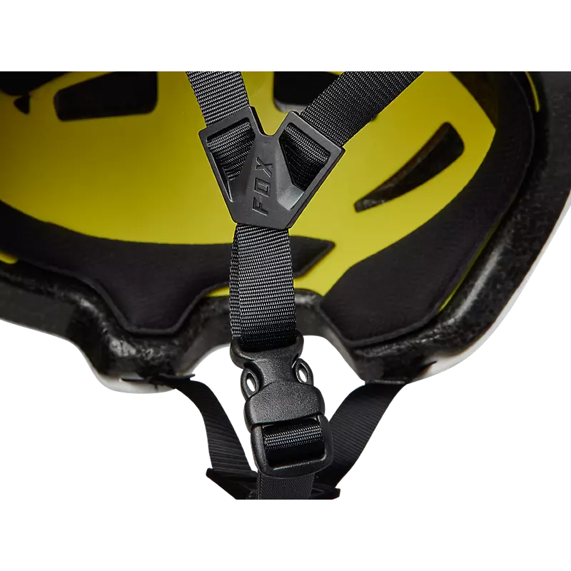 Flight helmet
