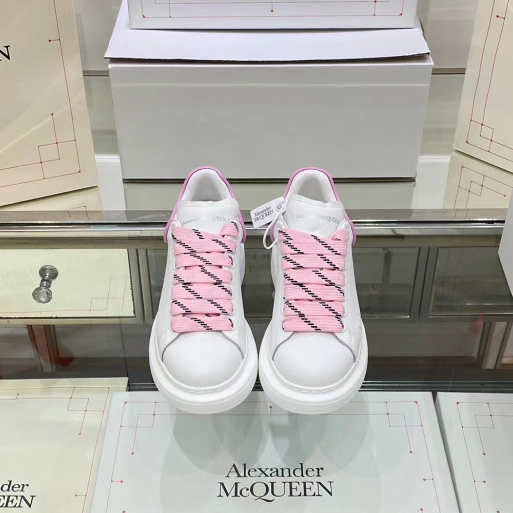 Alexander McQueen'Larry'sneakers  (Replica) - Sneaker Replica Workshop