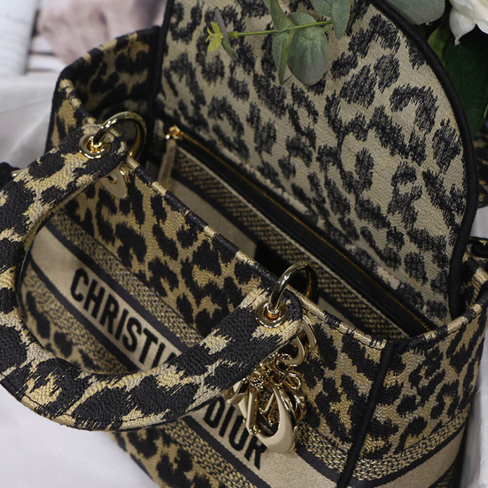 DIOR MEDIUM LADY D-LITE BAG - Top Club